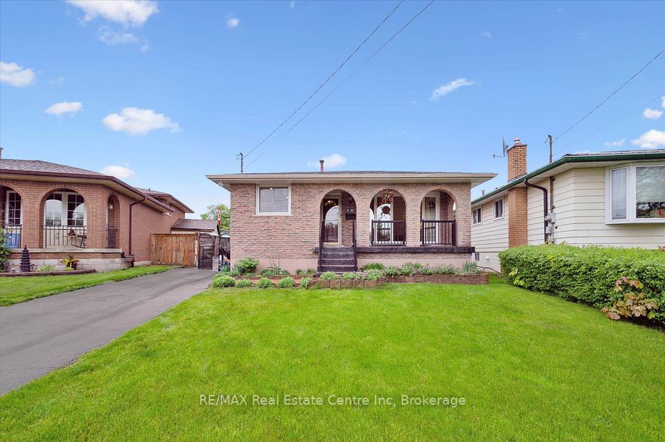 10 Villa Court, Hamilton, ON L8W 1M2