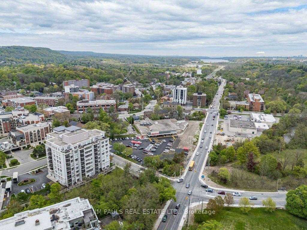 2 Bedrooms Condo at 77 Governors, Hamilton For sale