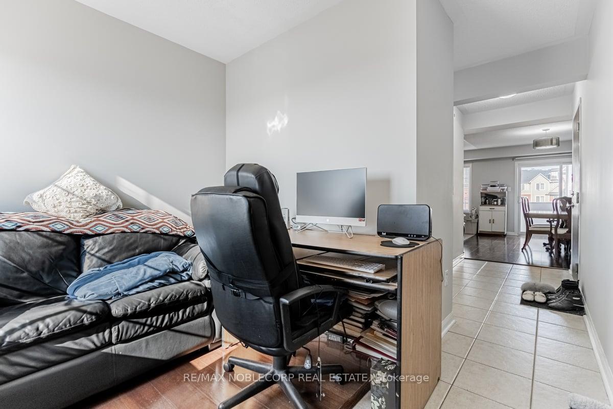 3 Bedrooms Condo at 613 Dundas,  Mississauga For sale