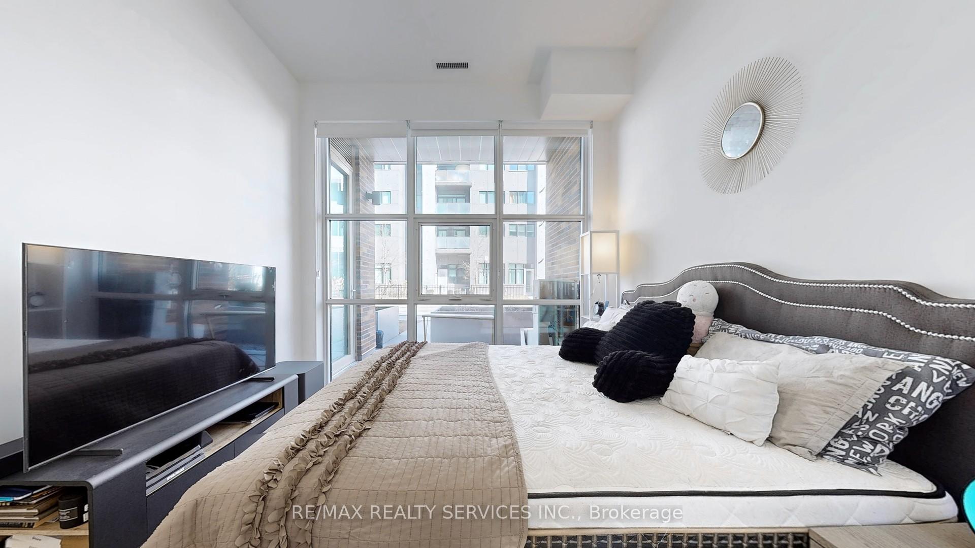 2 Bedrooms Condo at 1787 St. Clair,  Toronto For sale