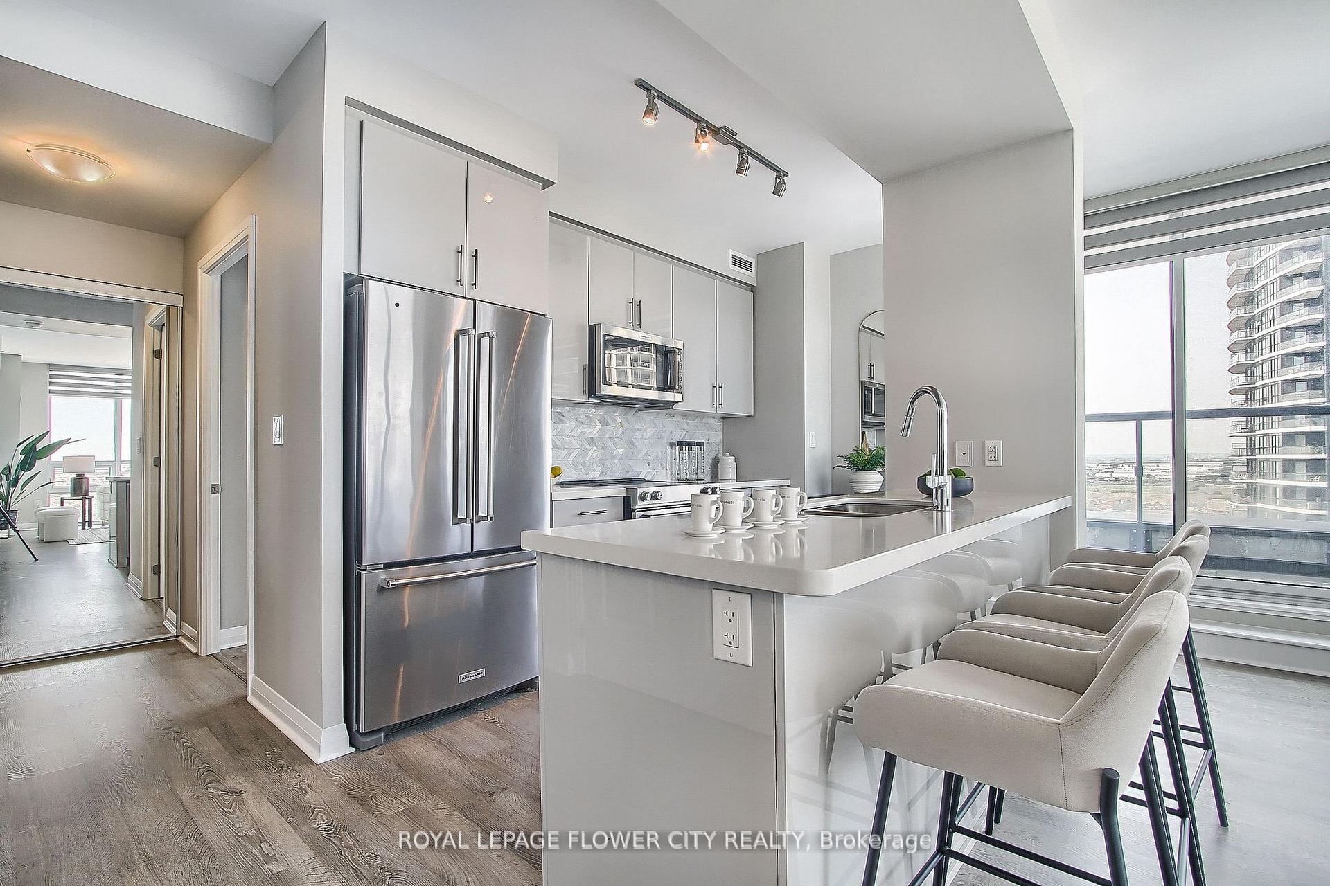 3 Bedrooms Condo at 5025 Four Springs, Mississauga For sale