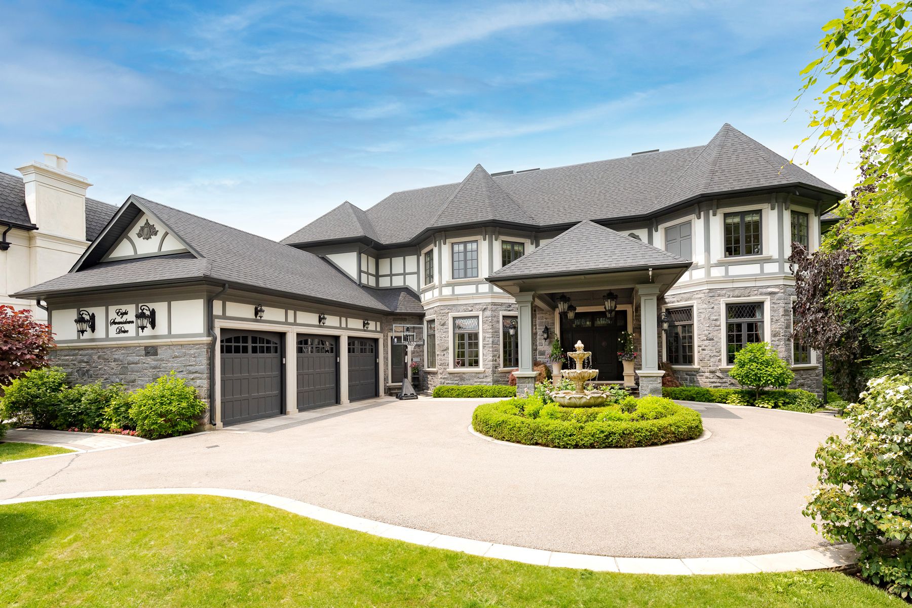 8 Swansdown Drive