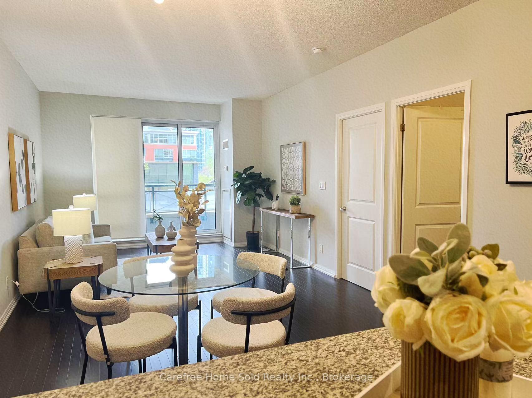 2 Bedrooms Condo at 35 Hayden, Toronto For sale