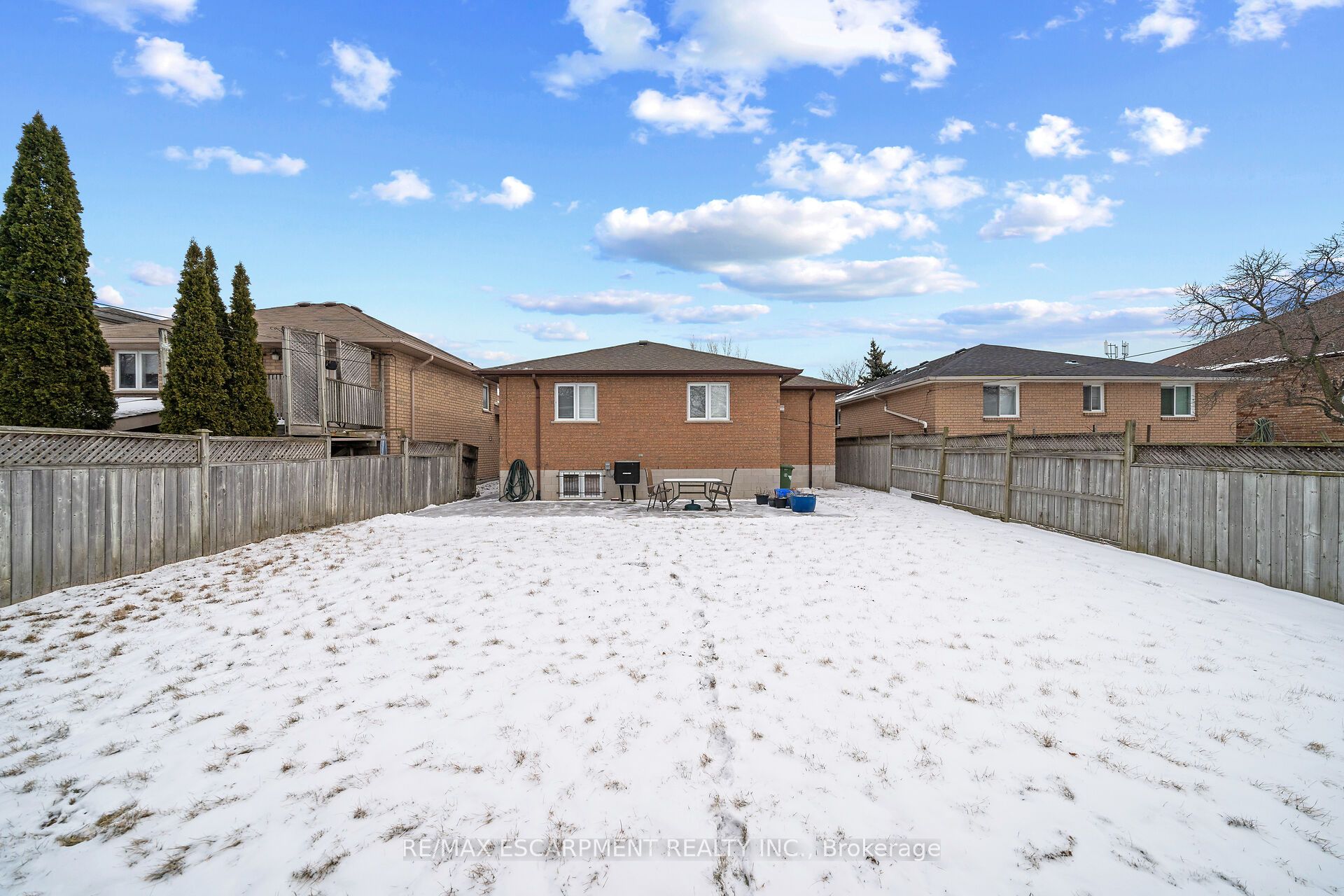 122 Fieldway Drive