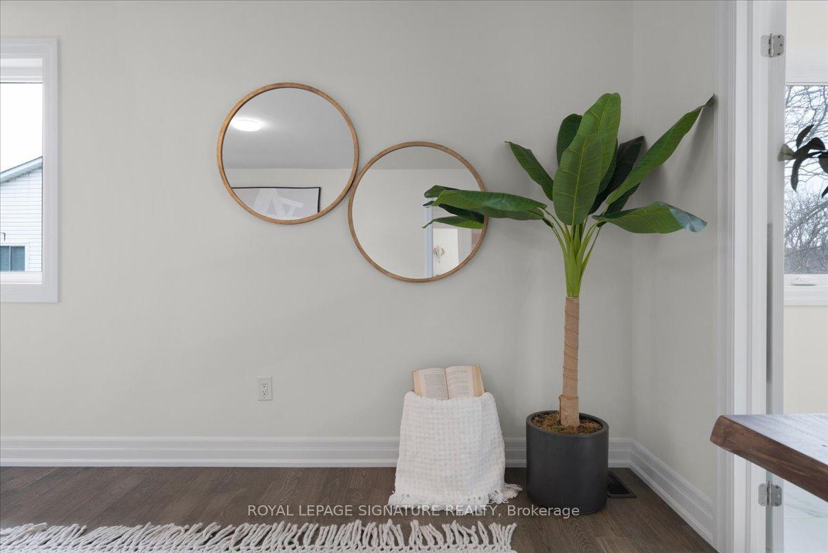 3 Bedrooms Condo at 2154 Walkers,  Burlington For sale