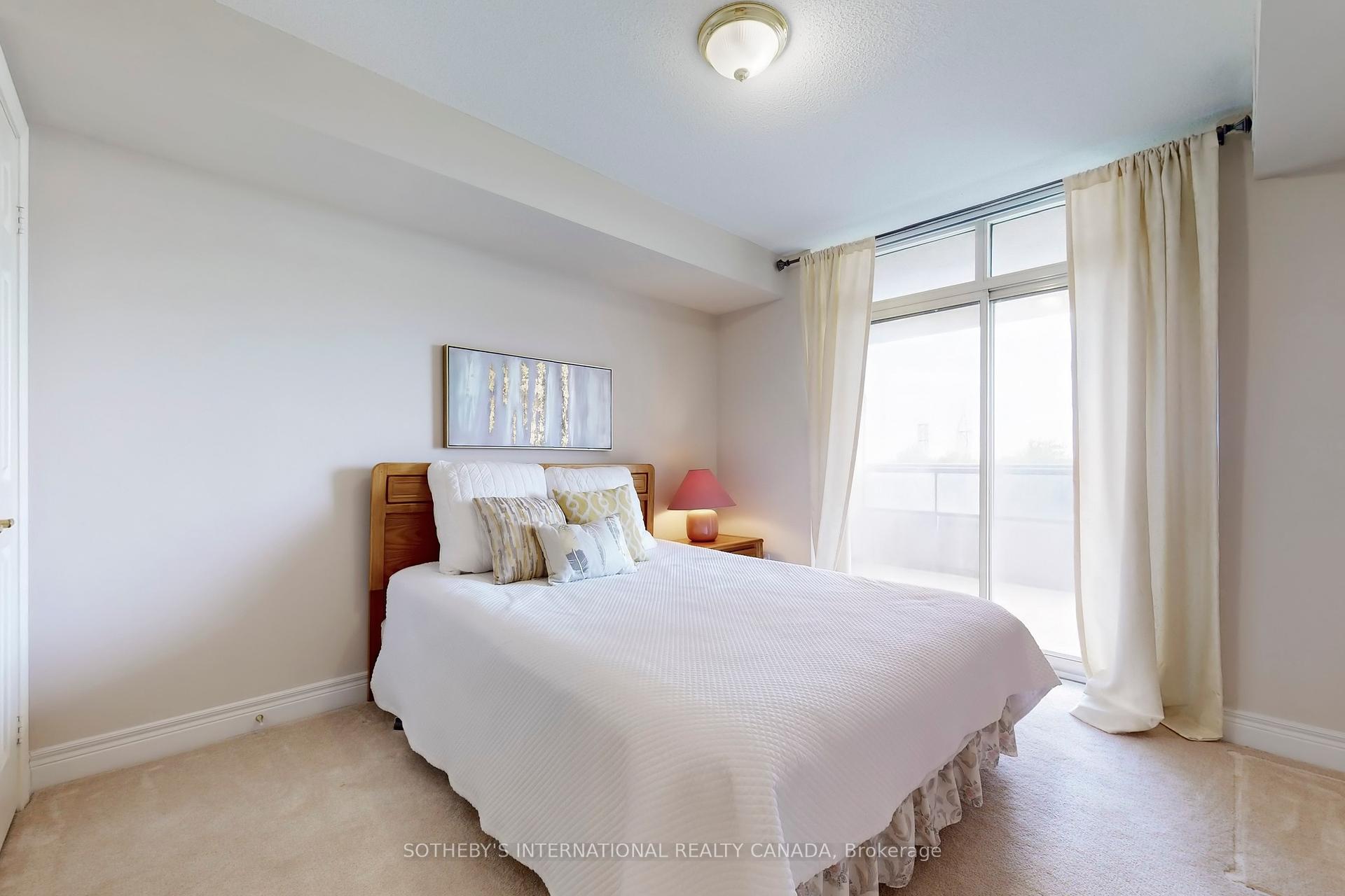 3 Bedrooms Condo at 89 Skymark, Toronto For sale