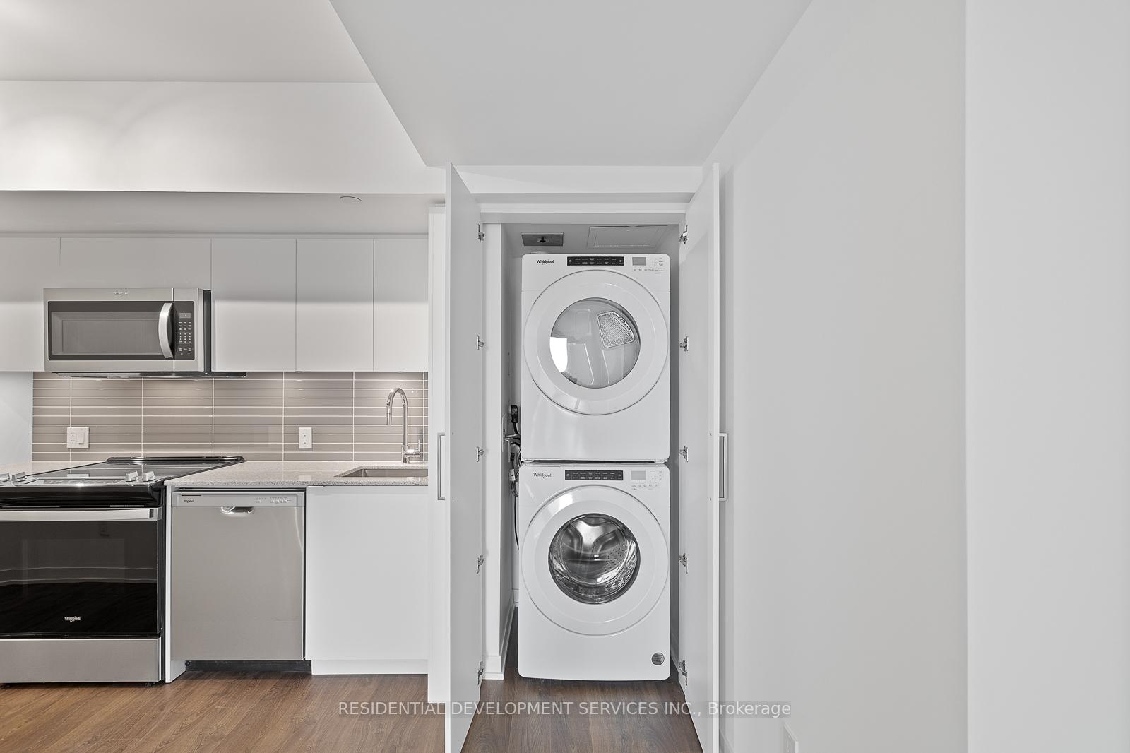 3 Bedrooms Condo at 500 Wilson,  Toronto For sale