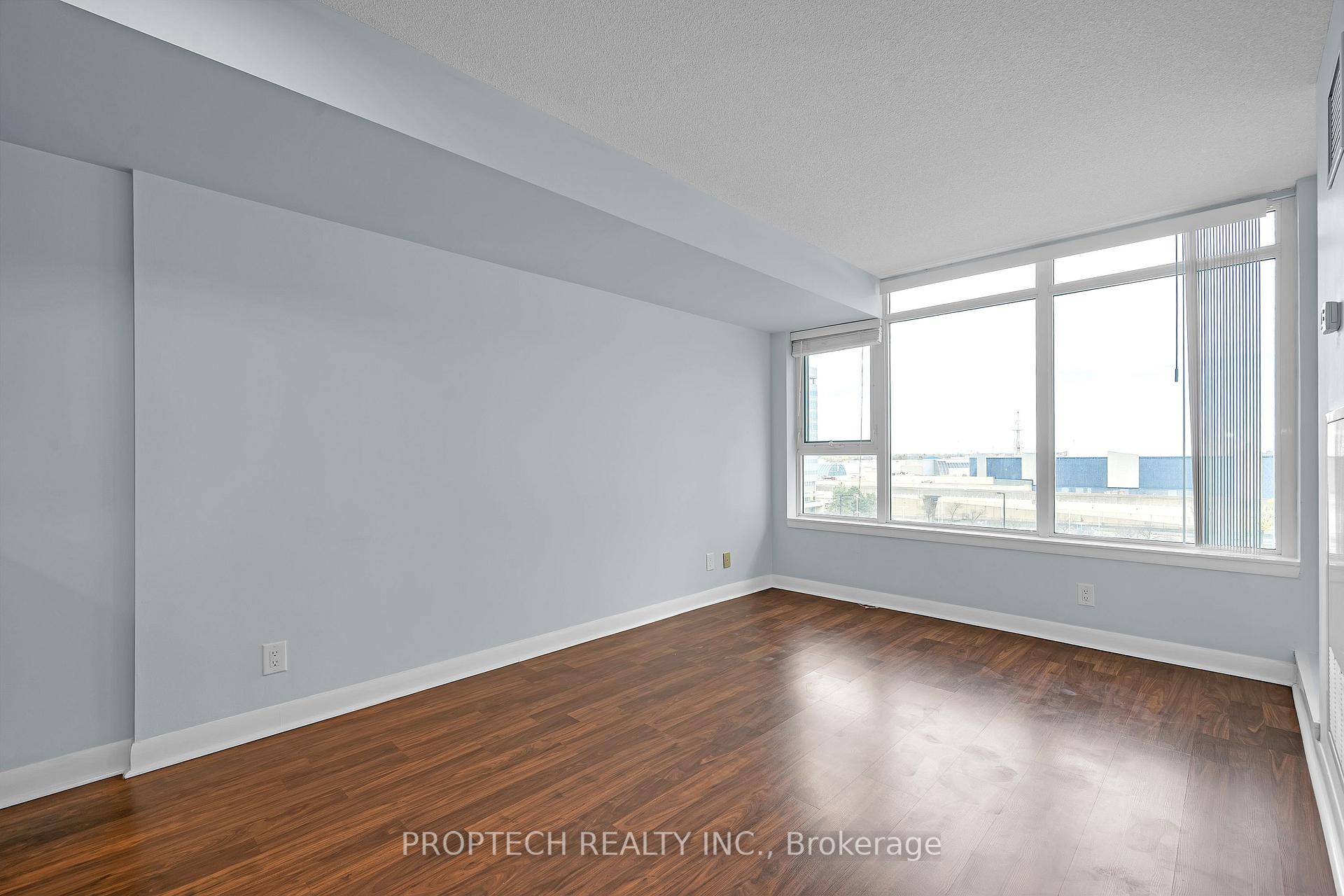 1 Bedroom Condo at 25 Town Centre, Toronto For sale