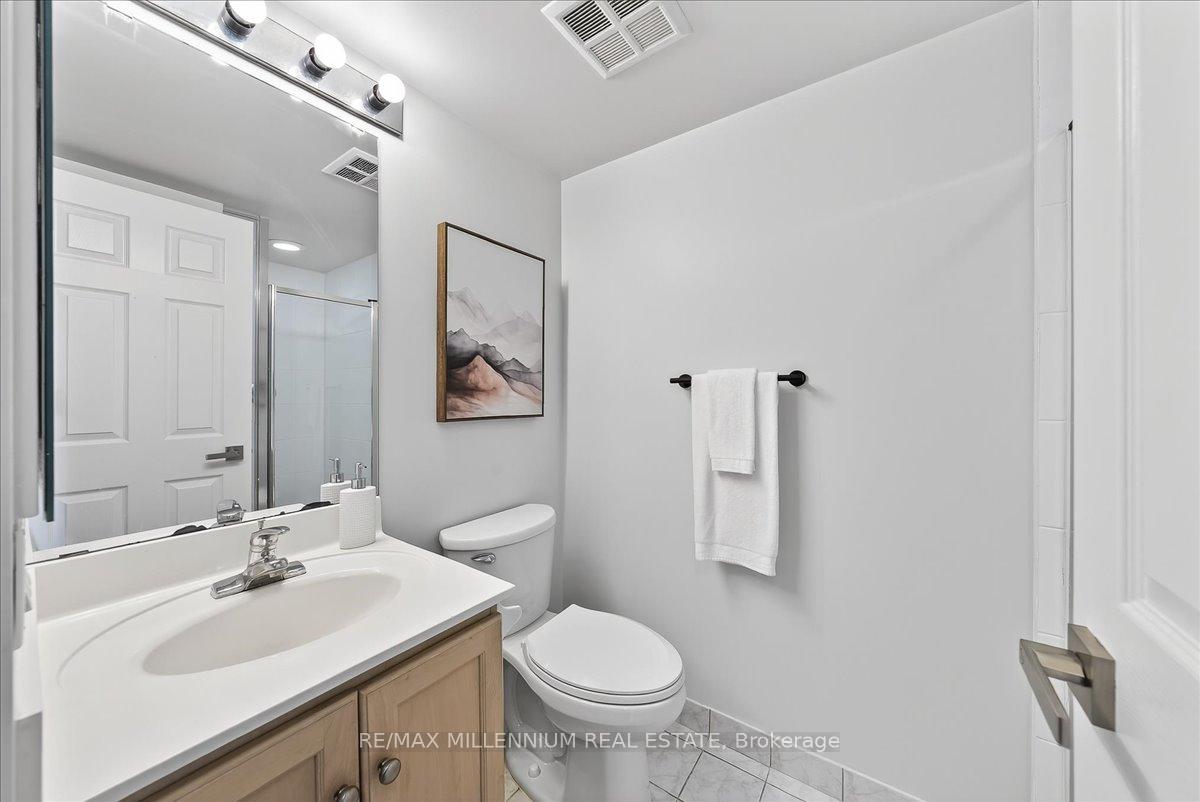 2 Bedrooms Condo at 125 Omni, Toronto For sale