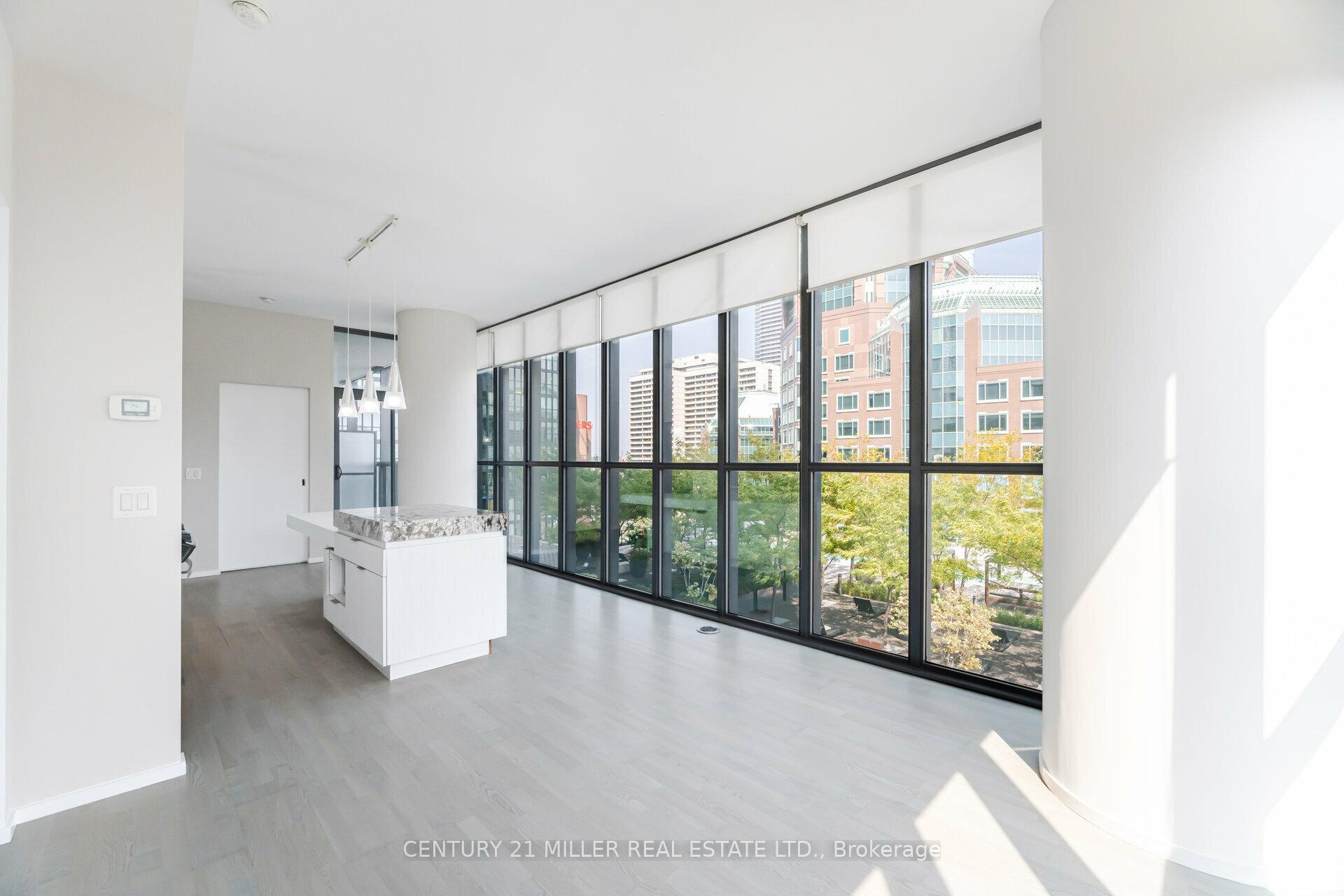 2 Bedrooms Condo at 101 Charles, Toronto For sale
