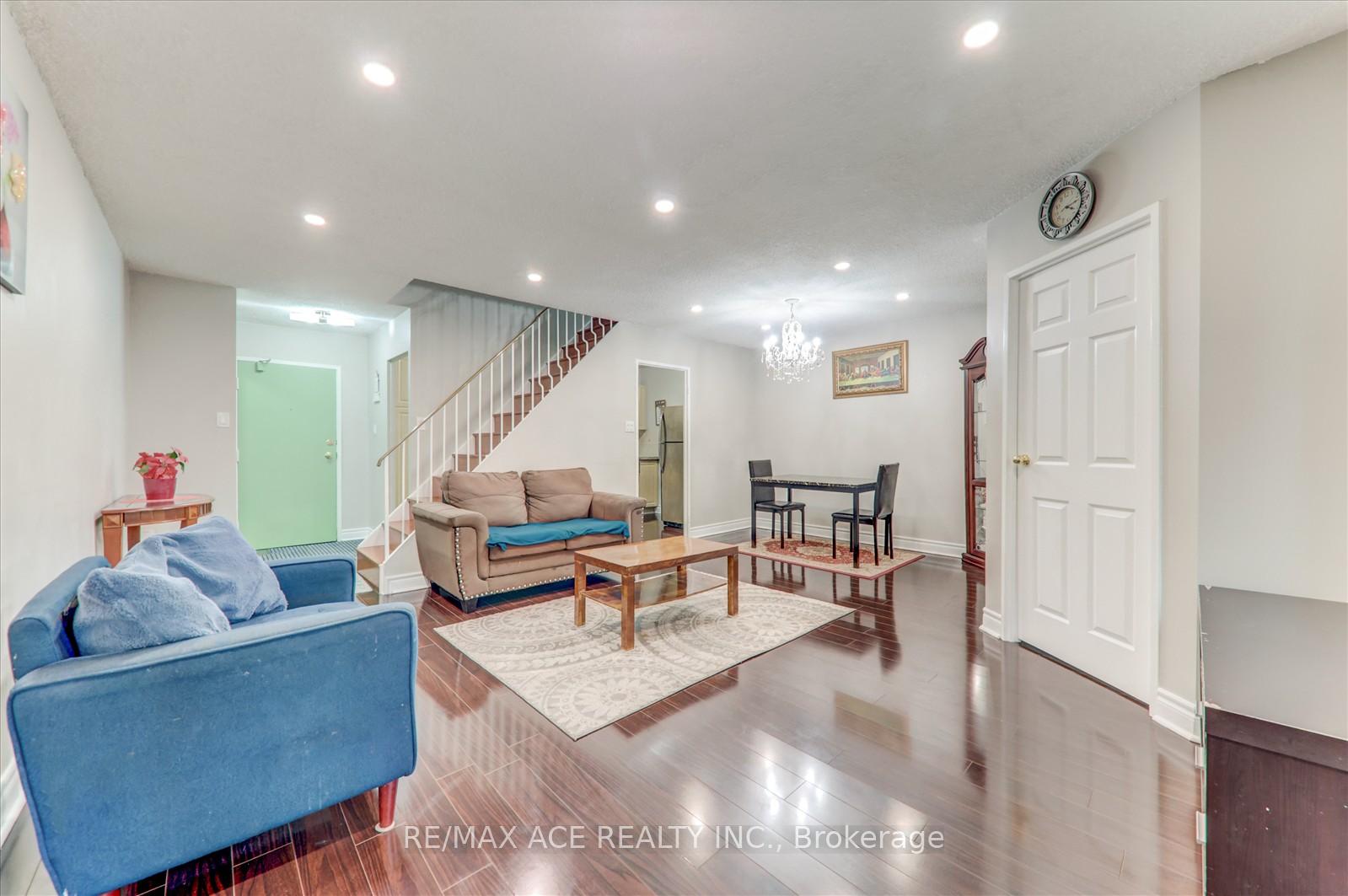 3 Bedrooms Condo at 100 Mornelle, Toronto For sale