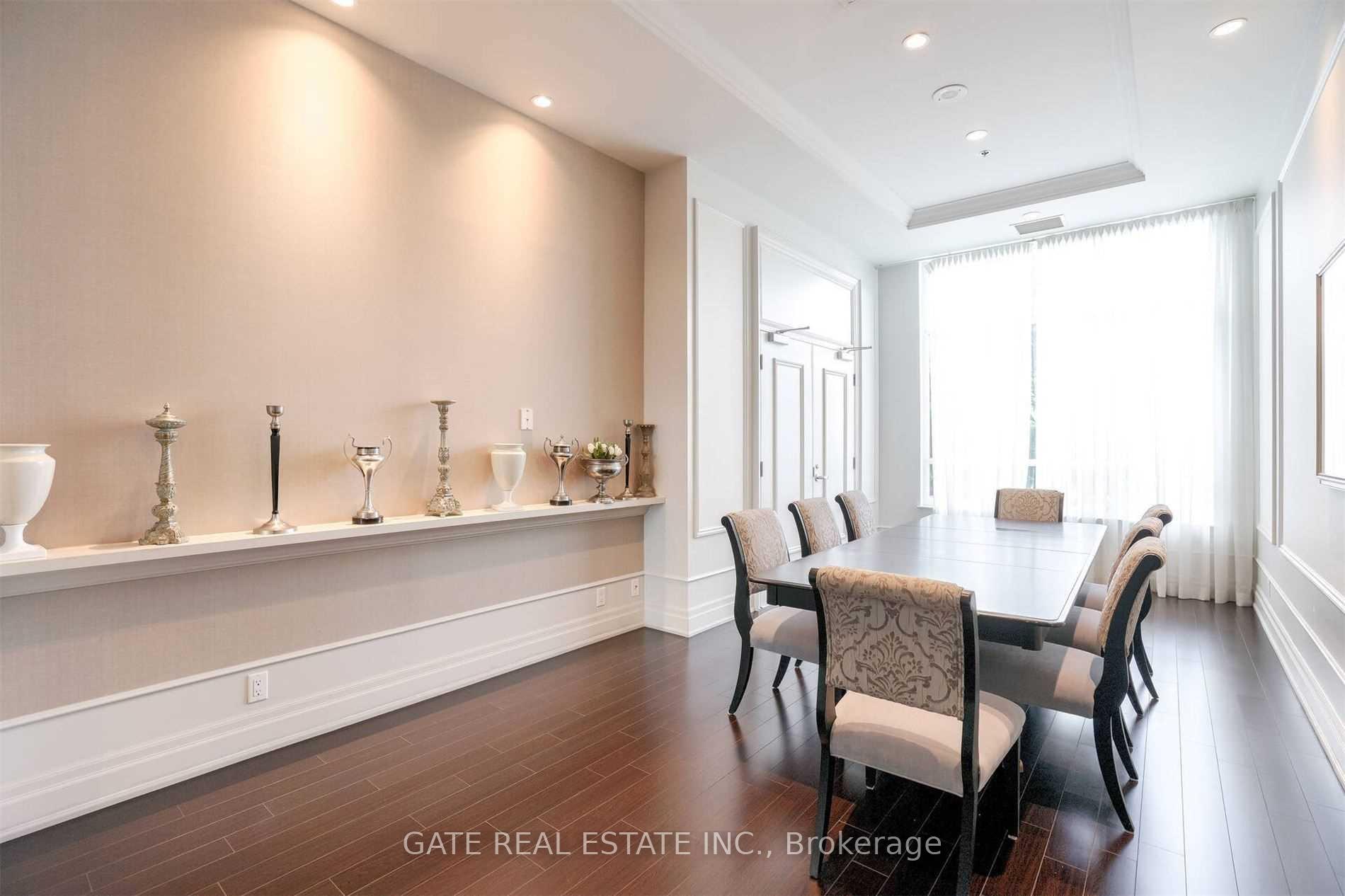 2 Bedrooms Condo at 38 Fontenay, Toronto For sale
