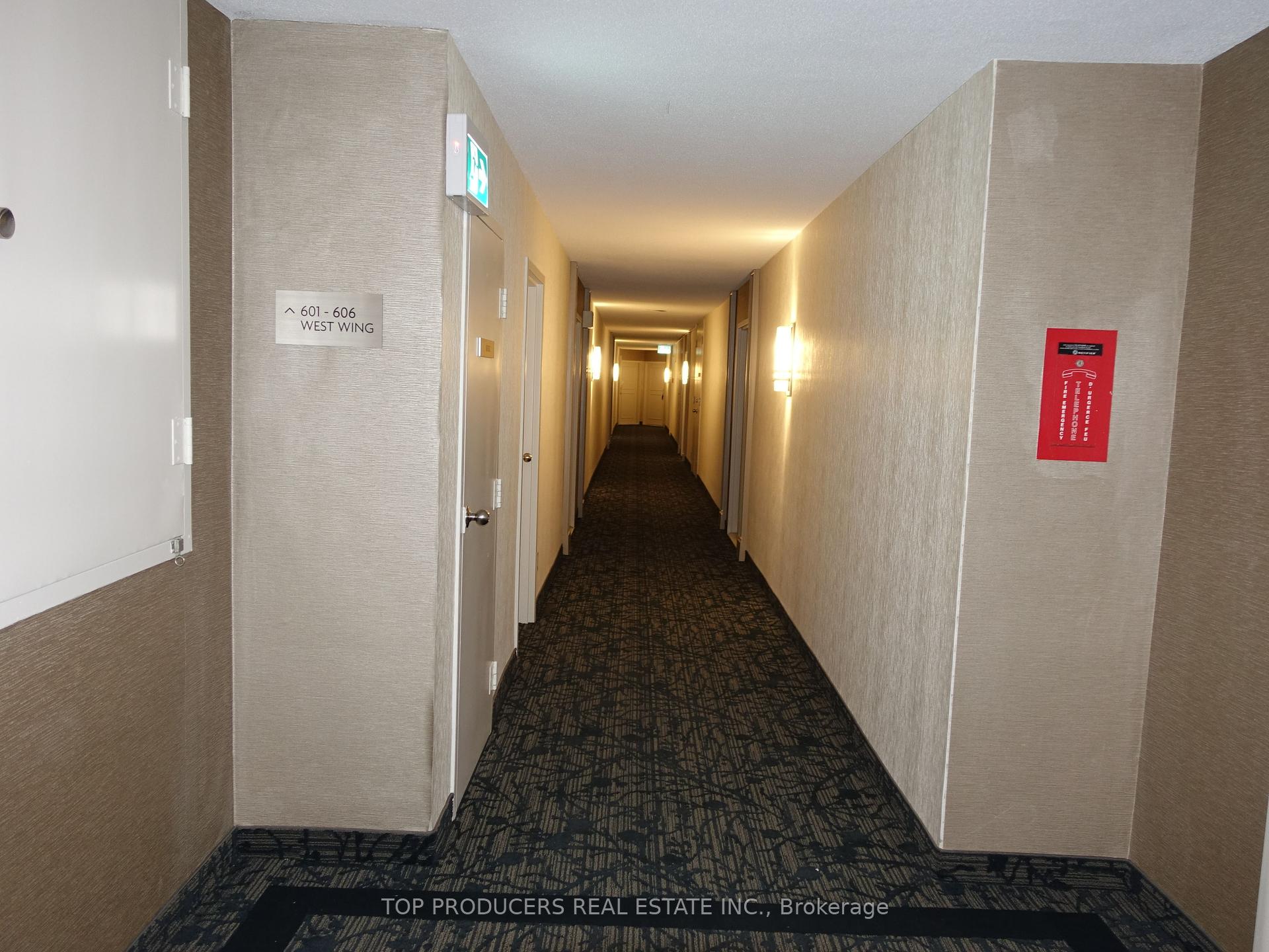 2 Bedrooms Condo at 1333 Bloor,  Mississauga For sale