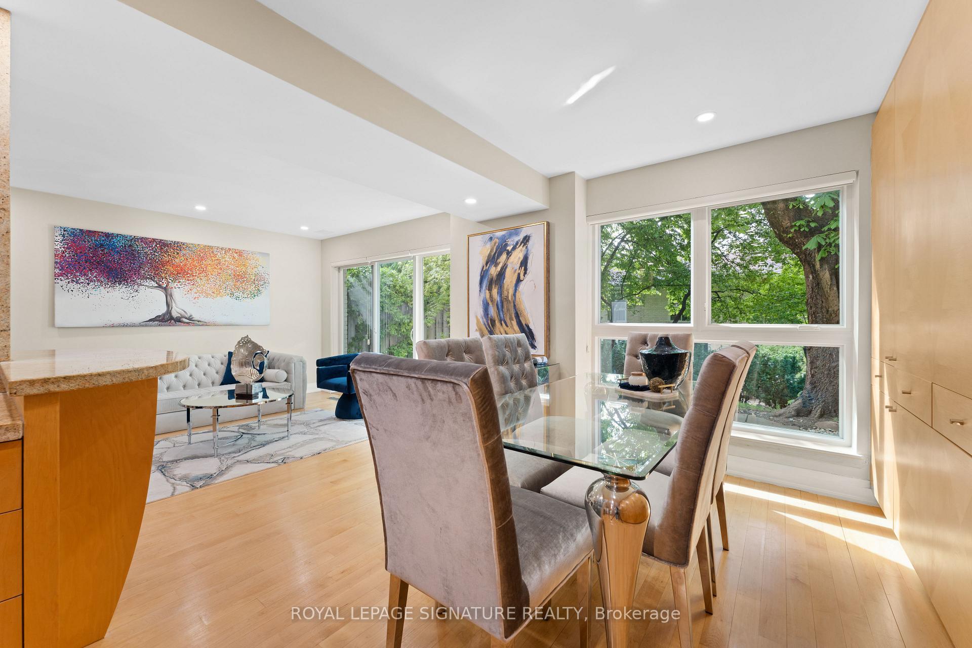 4 Bedrooms Condo at 96 Crimson Mill, Toronto For sale