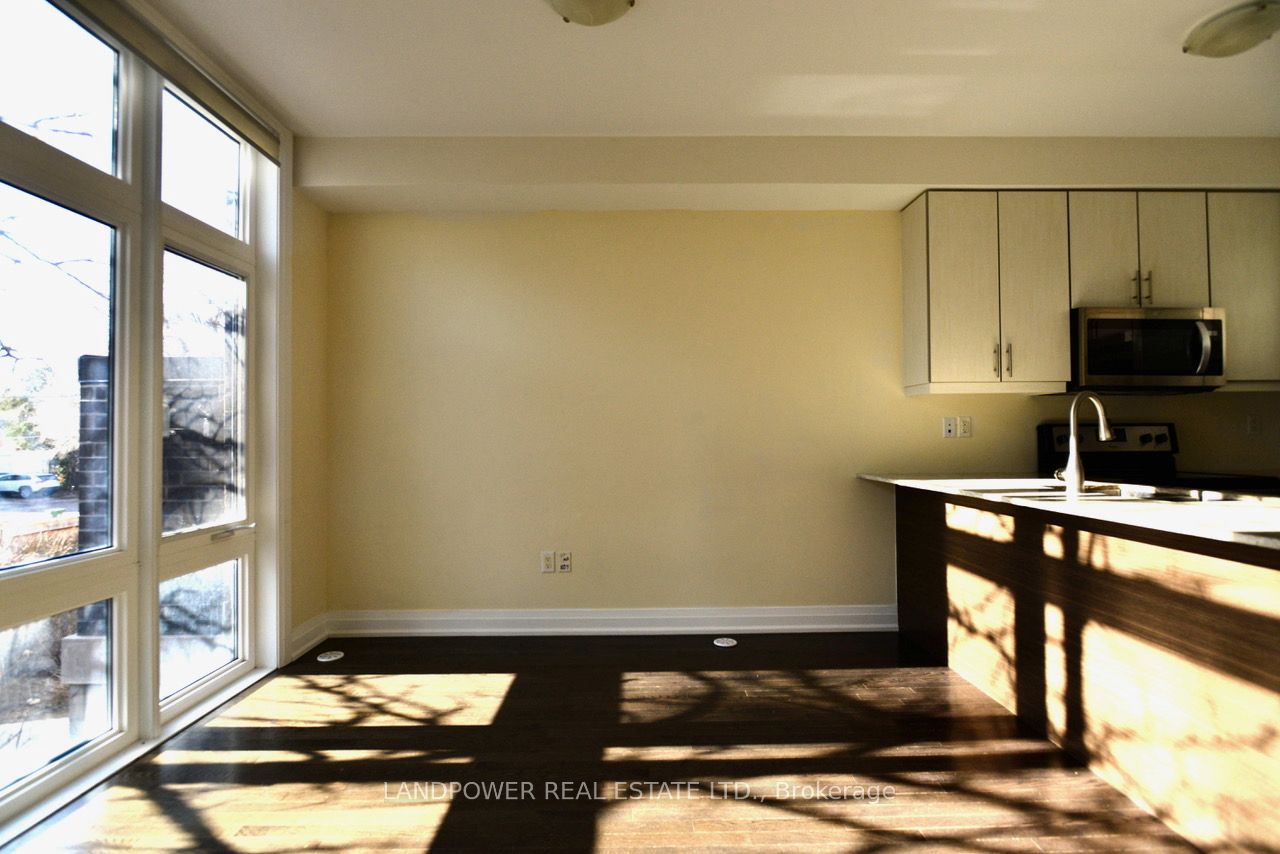11 Eldora Avenue, #3