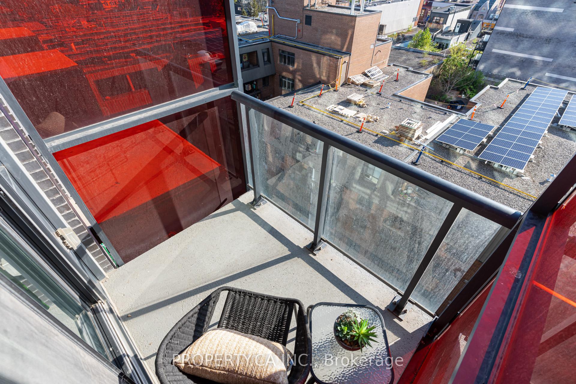 2 Bedrooms Condo at 297 College, Toronto For sale