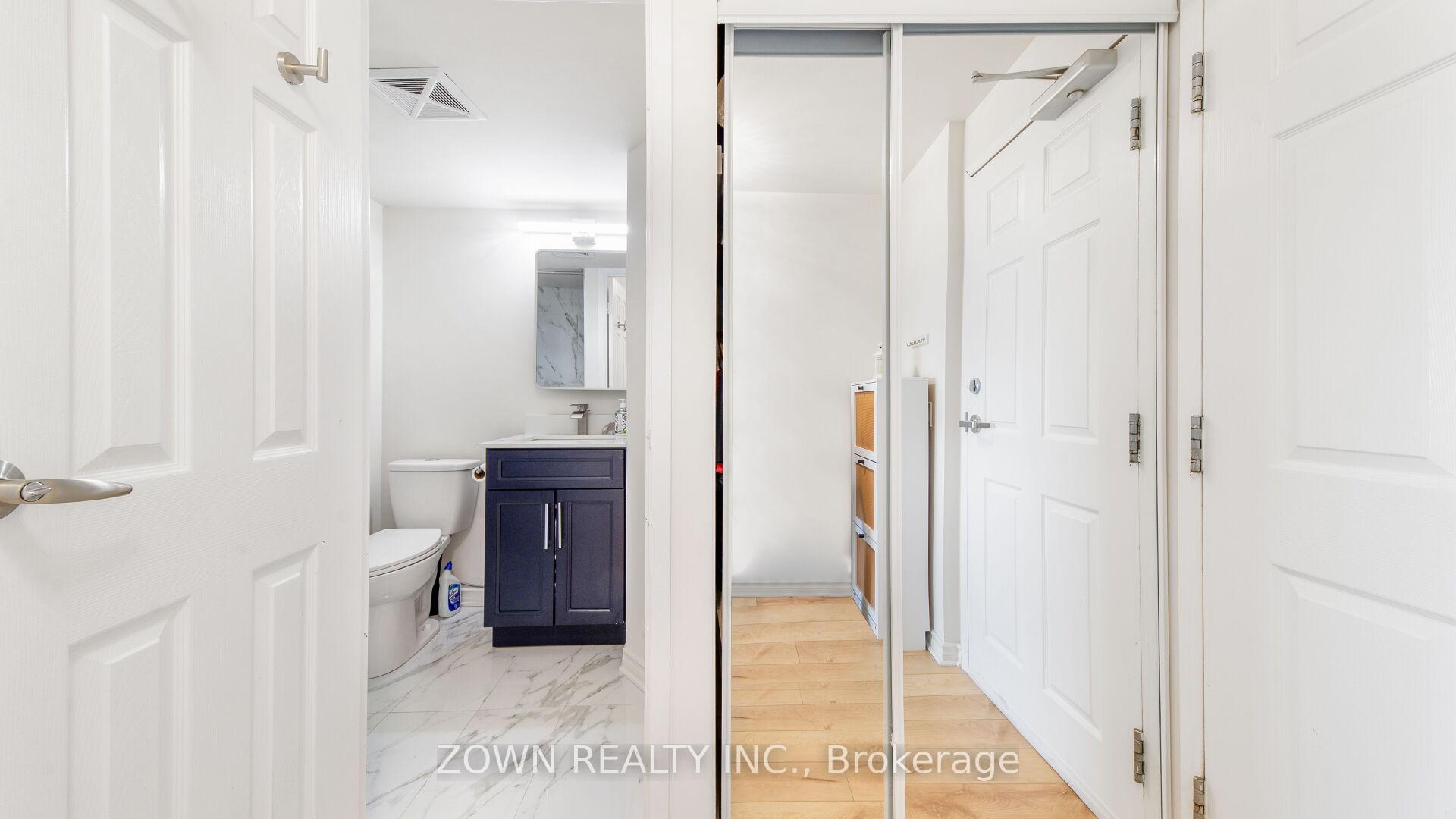 3 Bedrooms Condo at 15 Maplewood, Toronto For sale