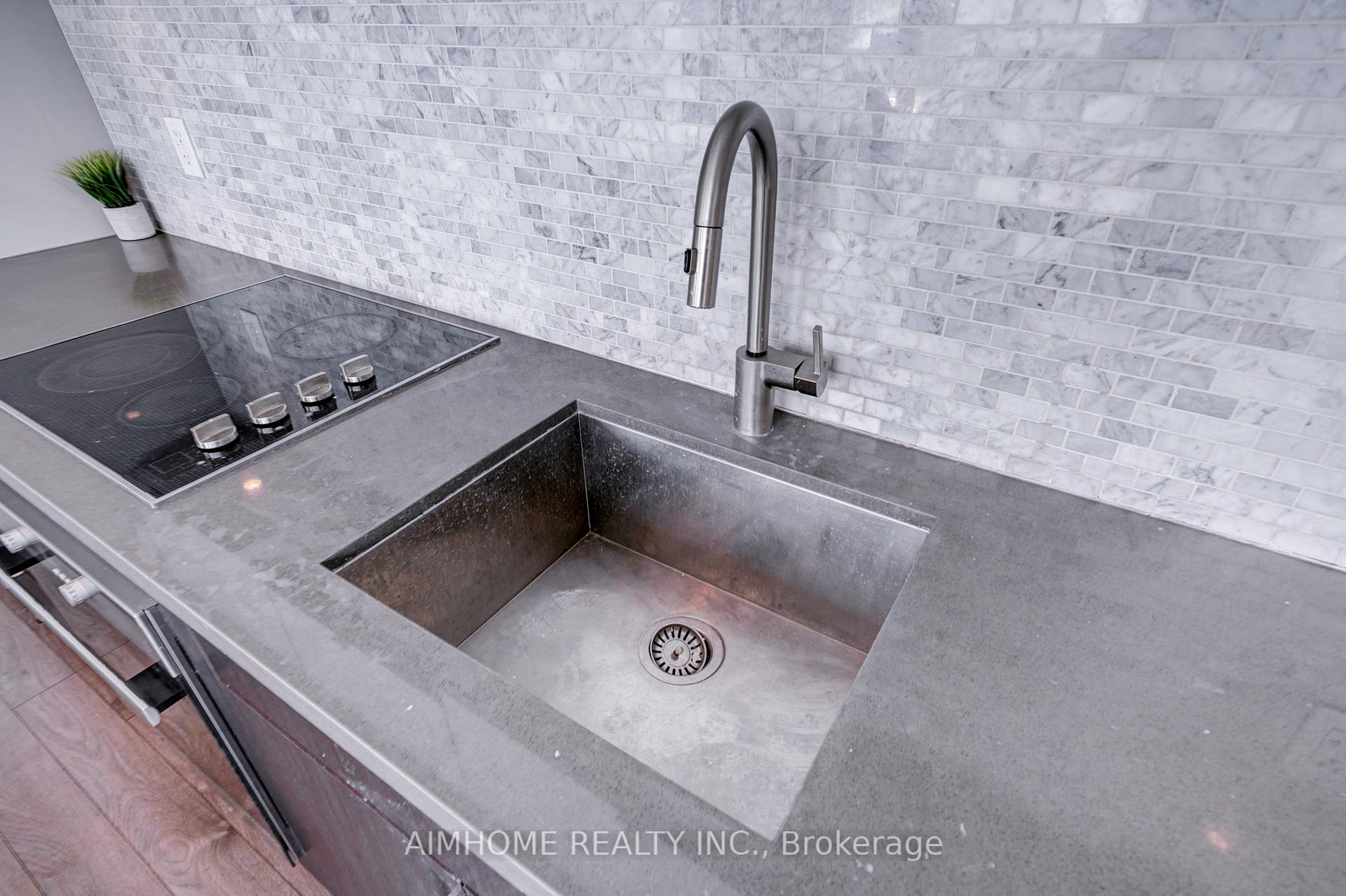 2 Bedrooms Condo at 8 Mercer, Toronto For sale