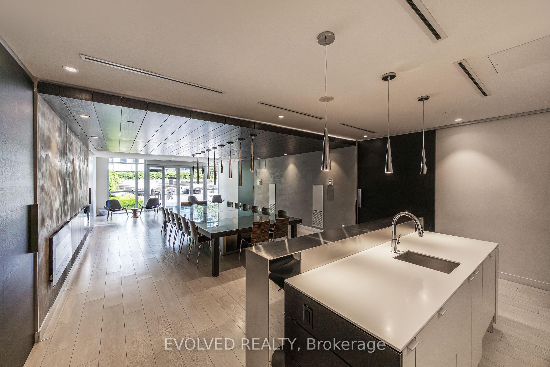 2 Bedrooms Condo at 55 Regent Park,  Toronto For sale