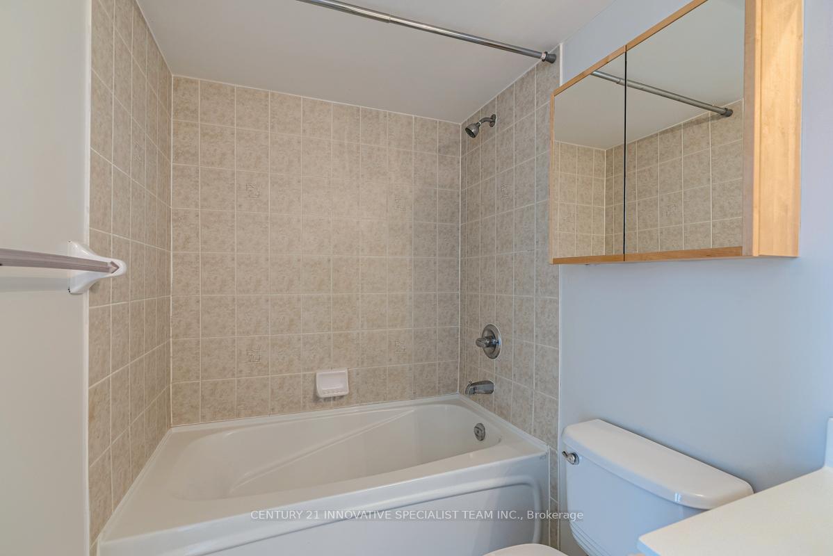 2 Bedrooms Condo at 4080 Living Arts,  Mississauga For sale