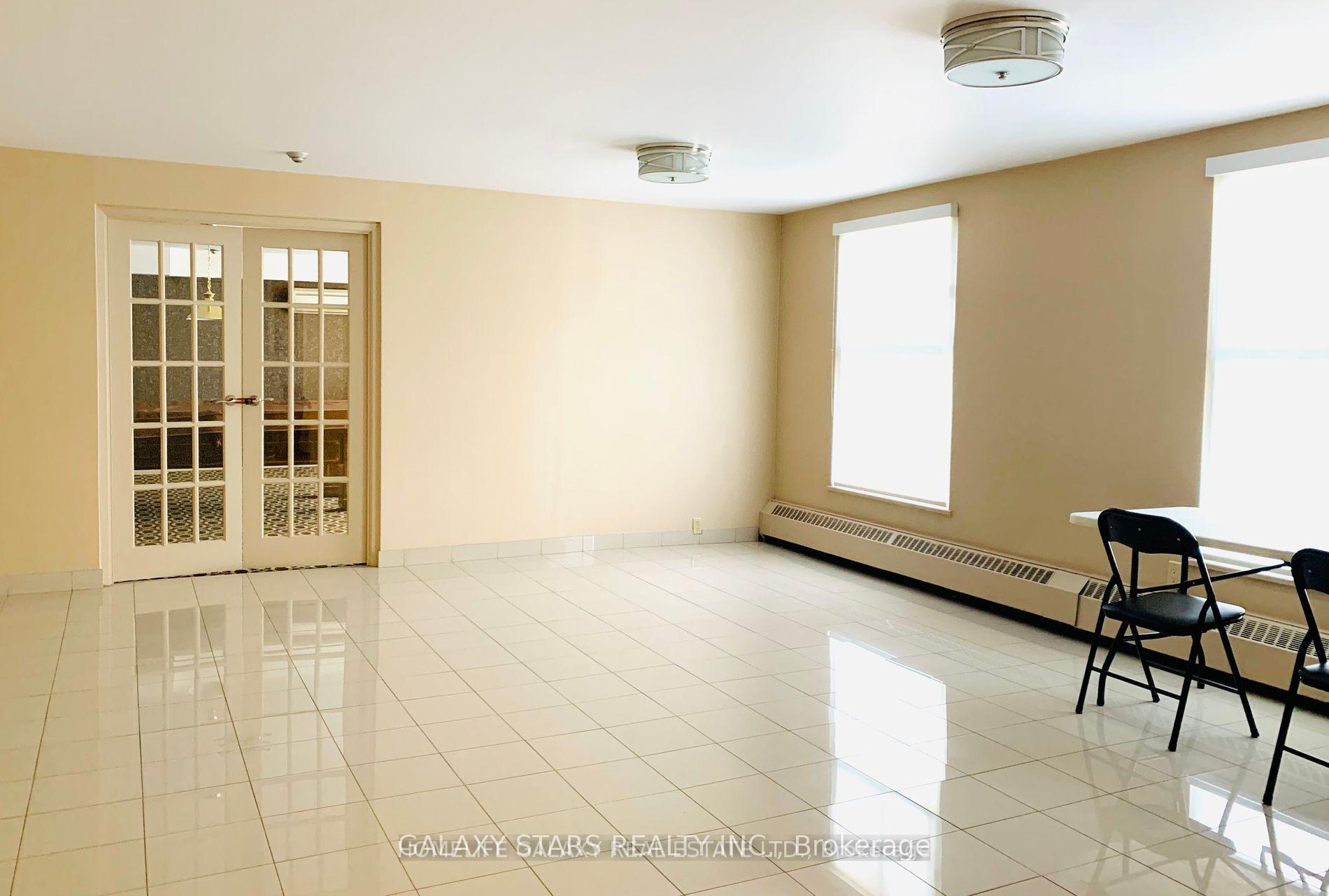 2 Bedrooms Condo at 2 Glamorgan,  Toronto For sale