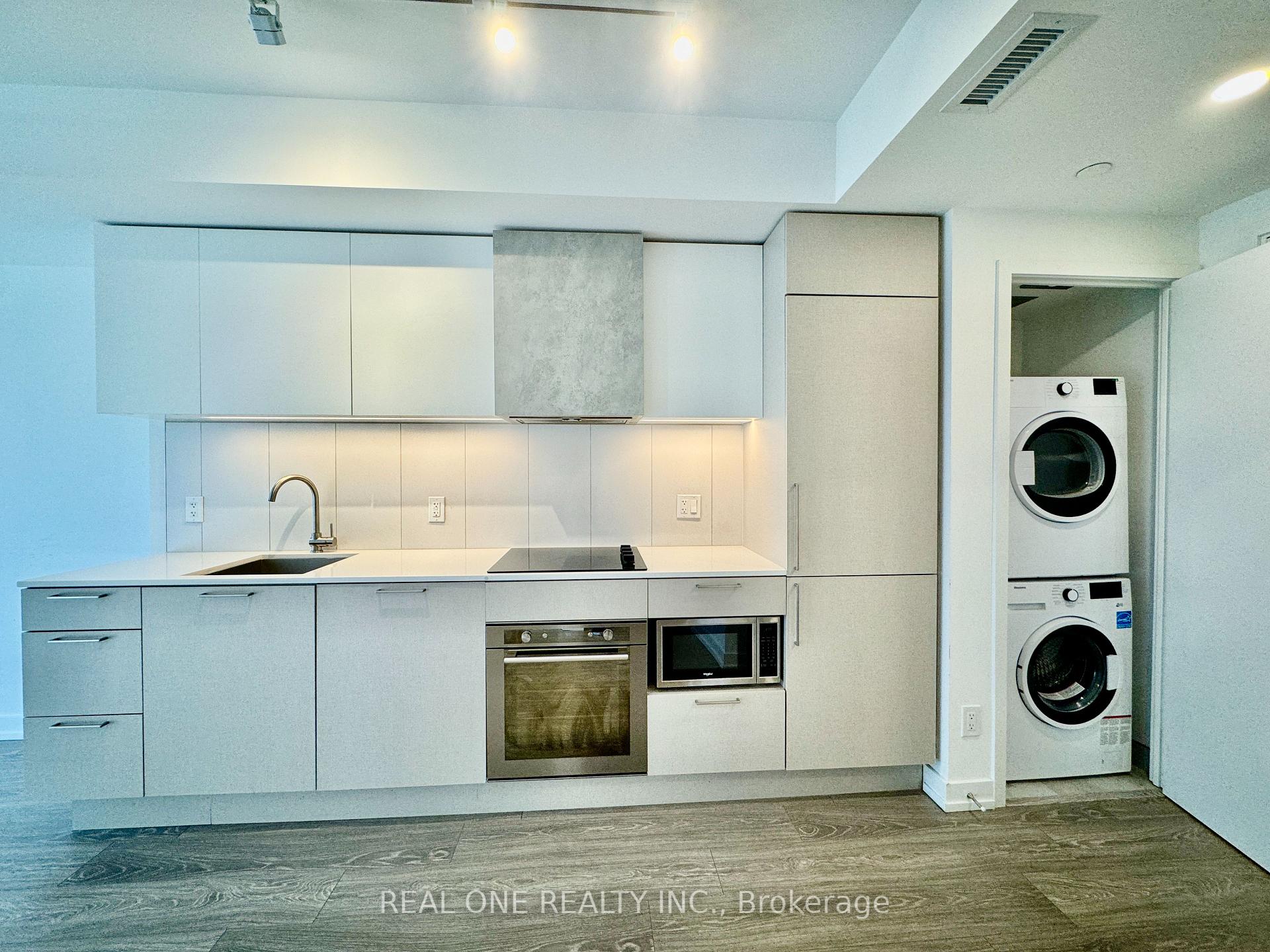 2 Bedrooms Condo at 19 Western Battery, Toronto For sale