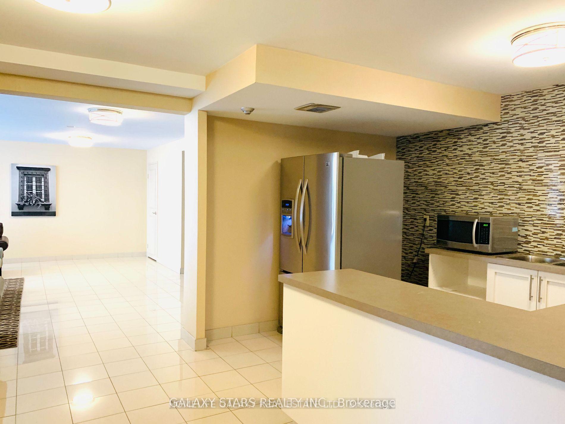 2 Bedrooms Condo at 2 Glamorgan,  Toronto For sale