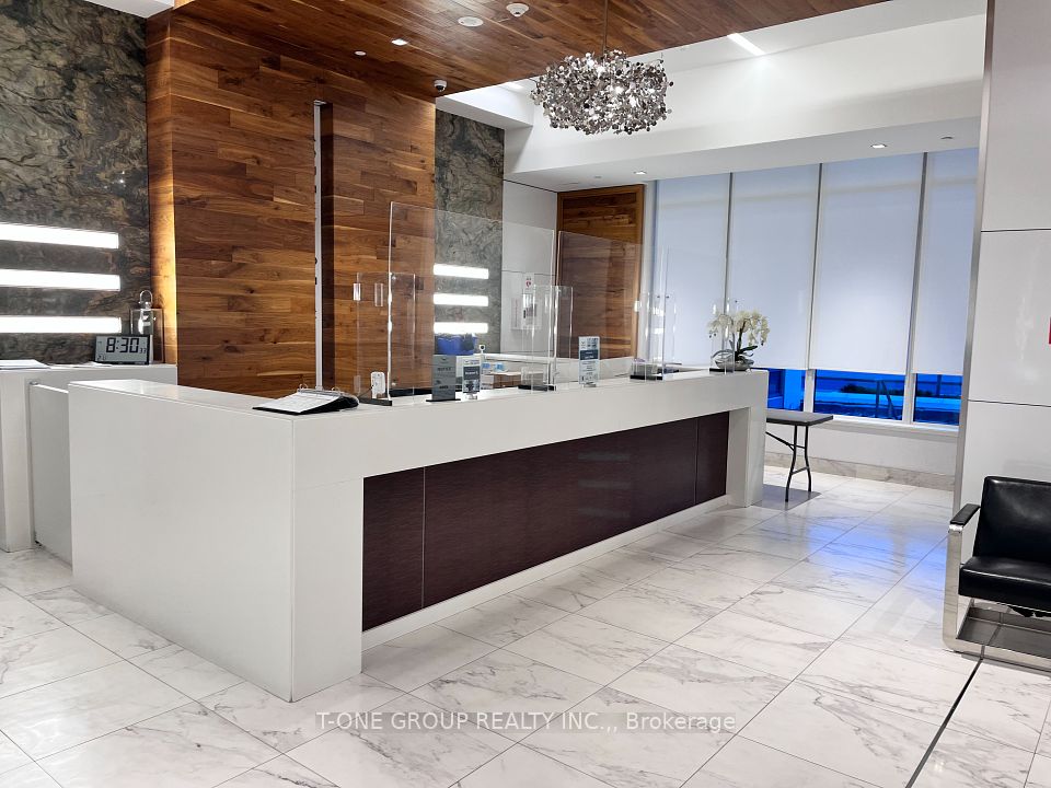 7890 Bathurst Street