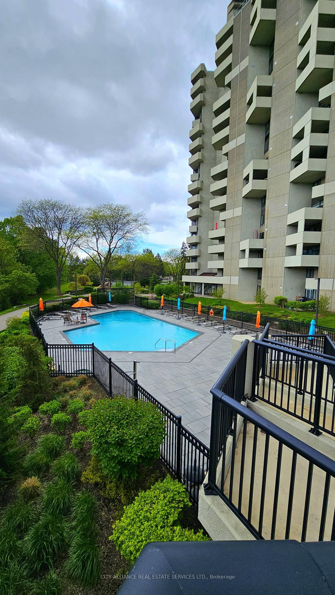 2 Bedrooms Condo at 284 Mill, Toronto For sale