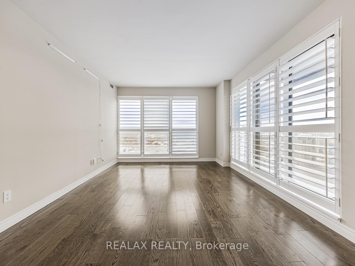 3 Bedrooms Condo at 70 Town Centre,  Toronto For sale