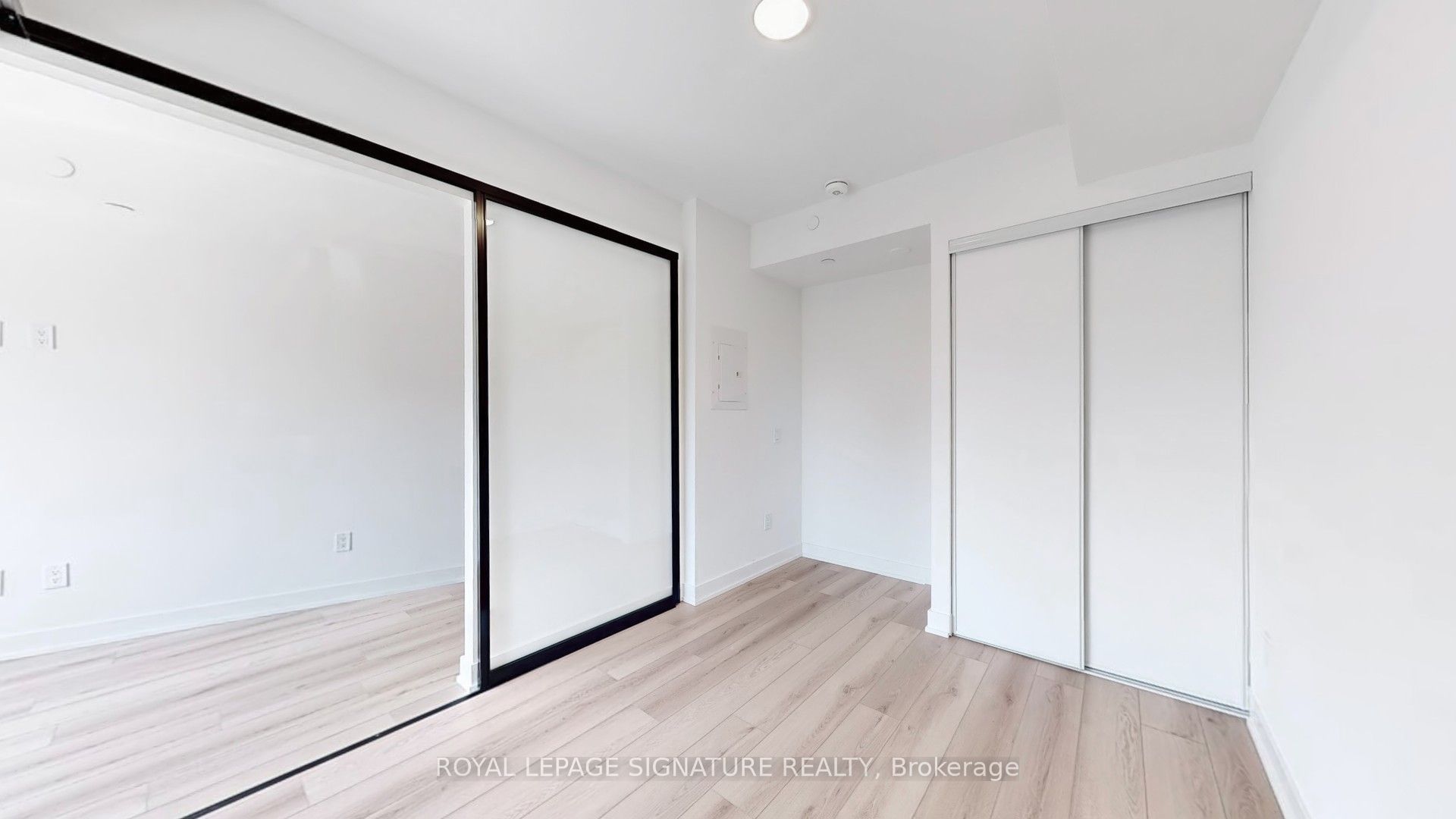 1200 Dundas Street W, #203