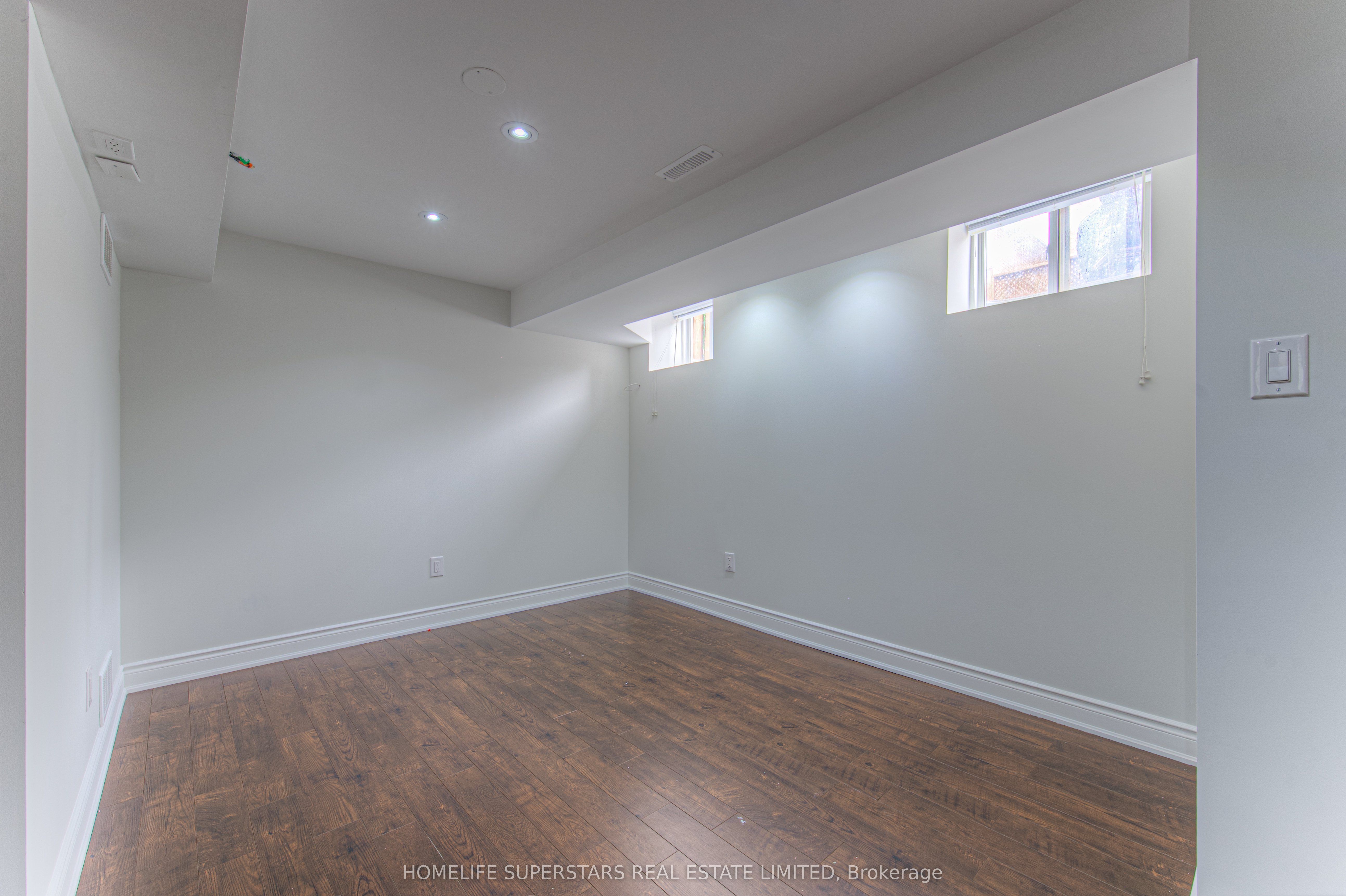 5676 Fantasia Manor