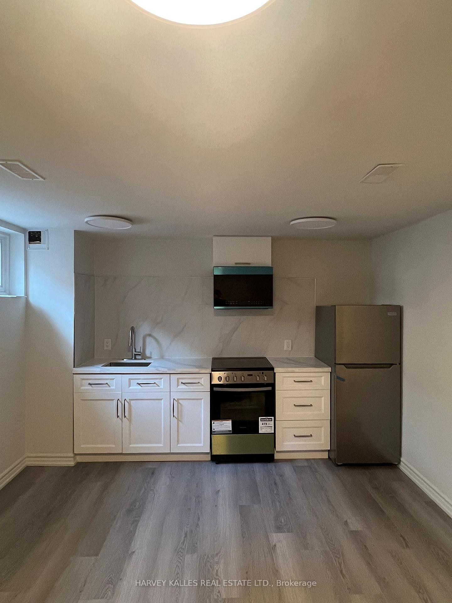 31 Robingrove Road Bsmt Unit 1