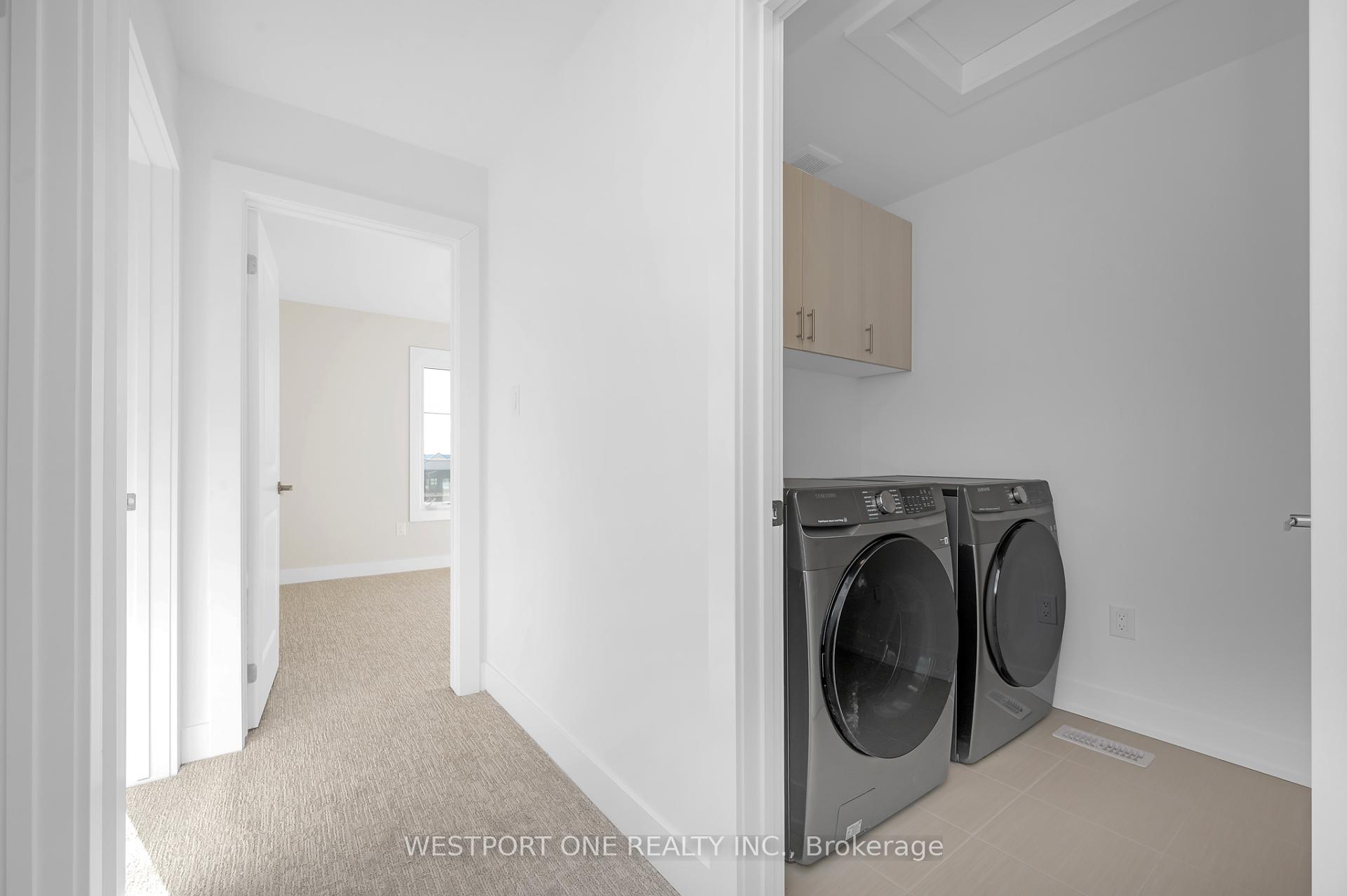 4 Bedrooms Condo at 2273 Turnberry, Burlington For sale