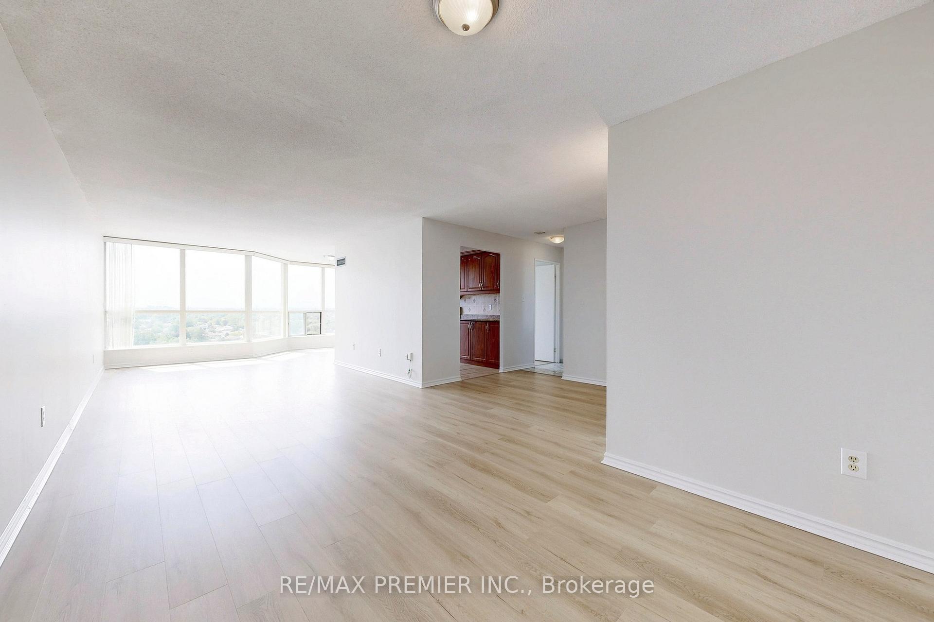 2 Bedrooms Condo at 3 Rowntree, Toronto For sale