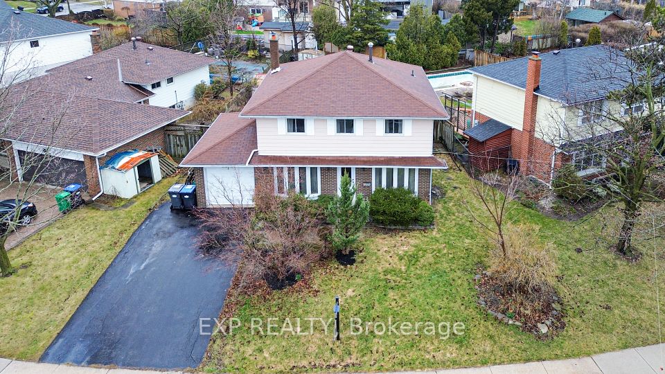 2210 Thorn Lodge Drive, Mississauga, ON L5K 1K2