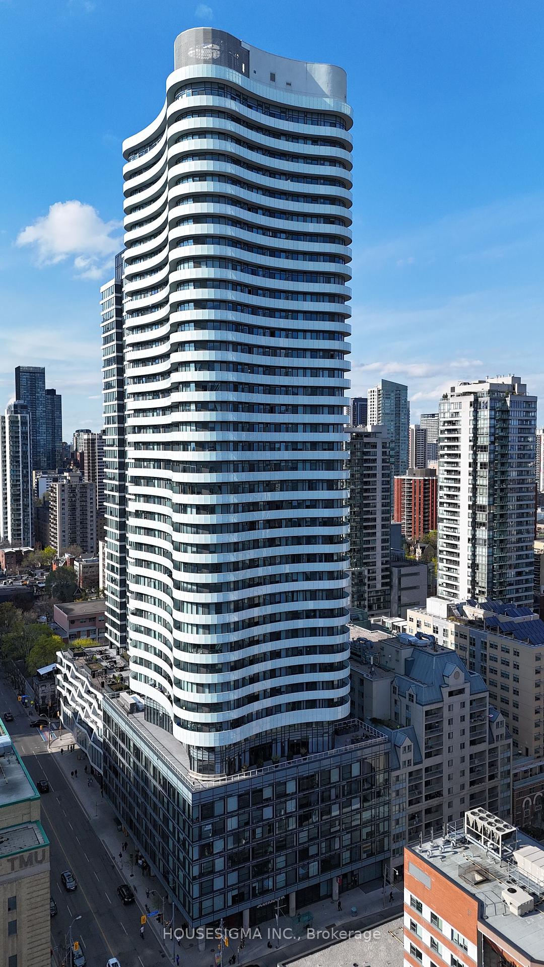 2 Bedrooms Condo at 403 Church, Toronto For sale