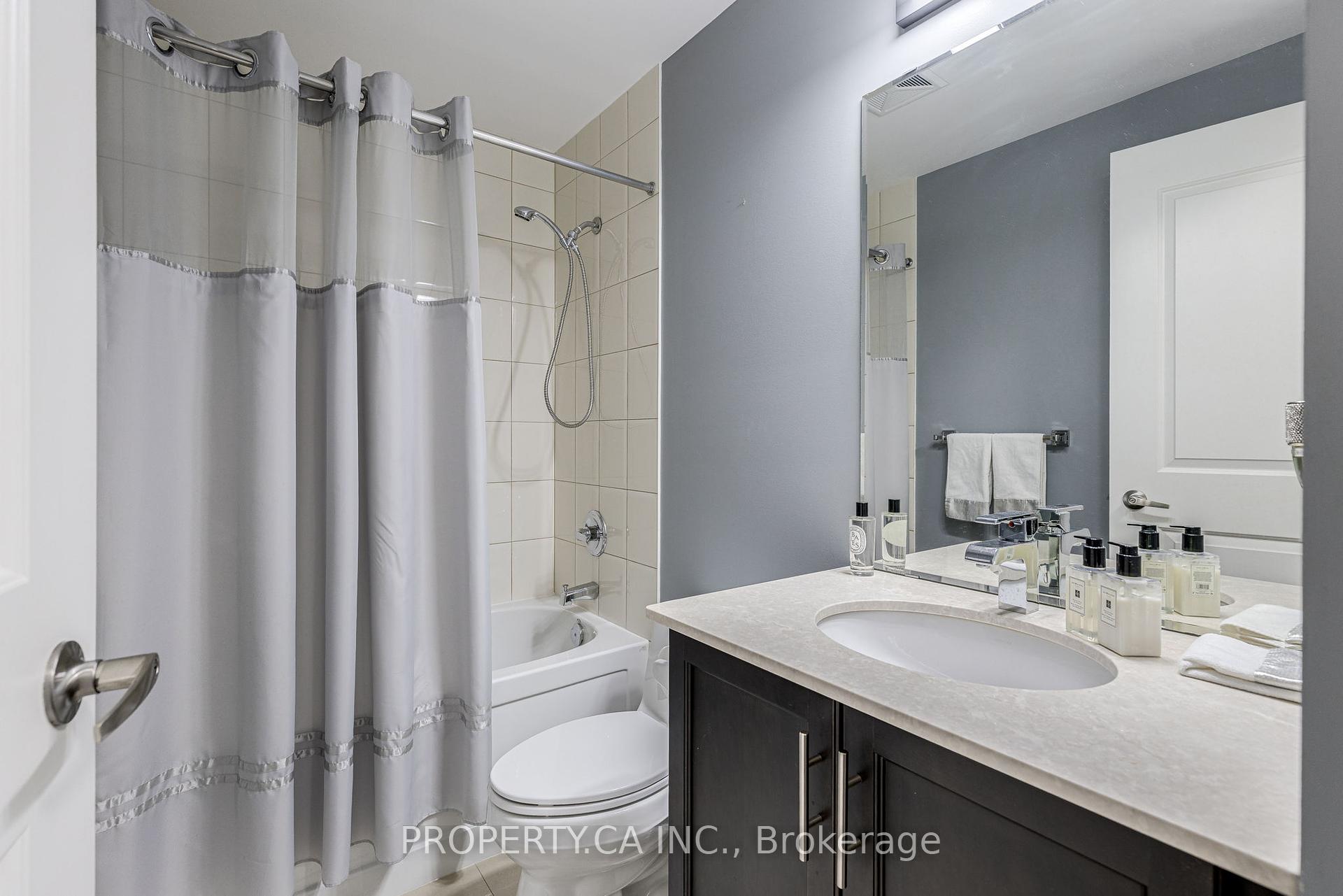 2 Bedrooms Condo at 9245 Jane, Vaughan For sale