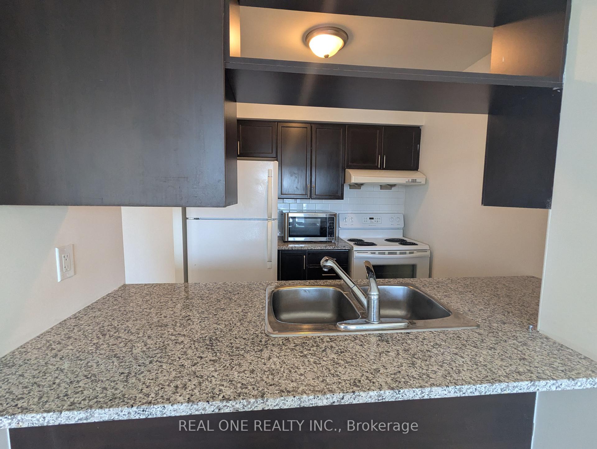 1 Bedroom Condo at 60 Town Centre, Toronto For sale