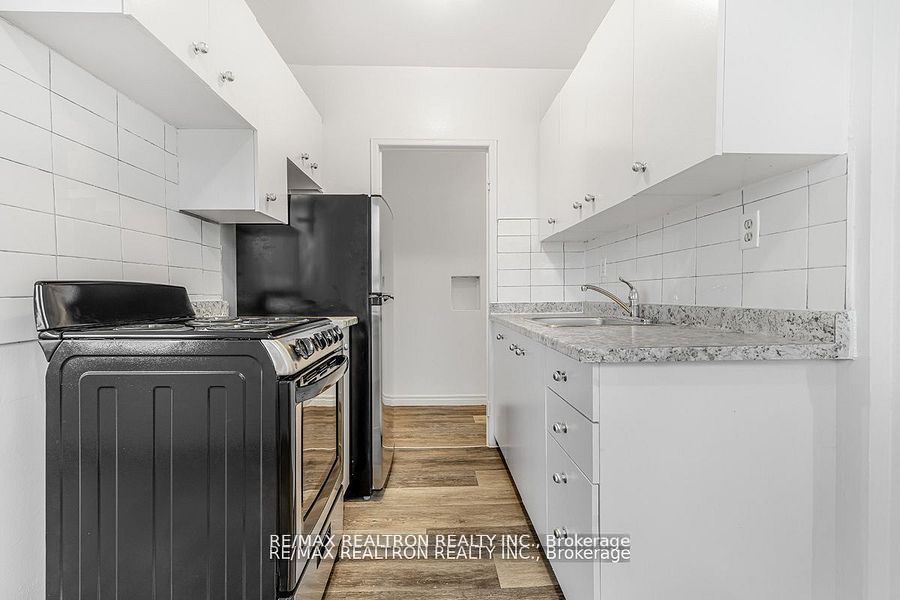 156 Kingston Road, #10
