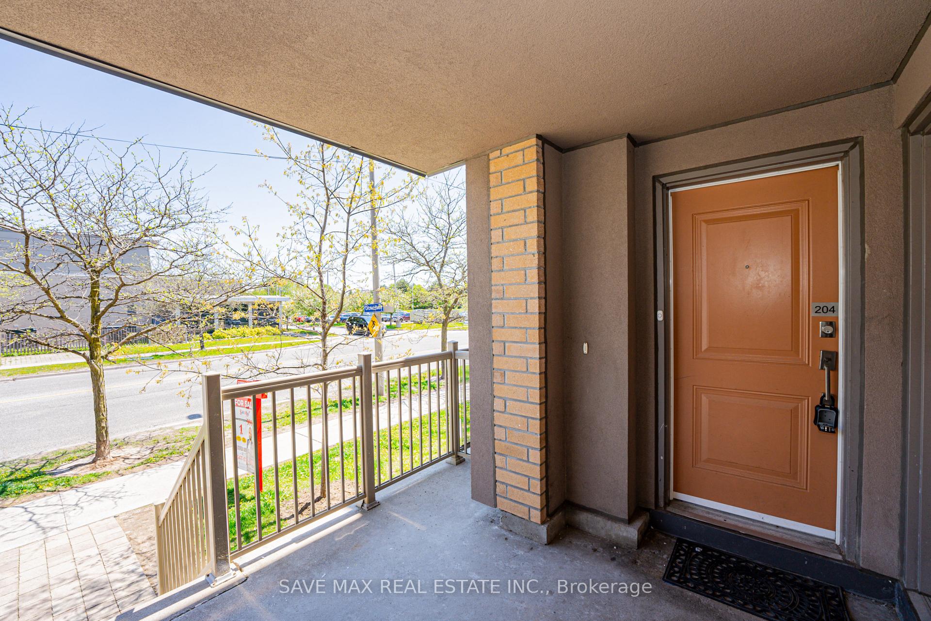 3 Bedrooms Condo at 1070 Progress, Toronto For sale