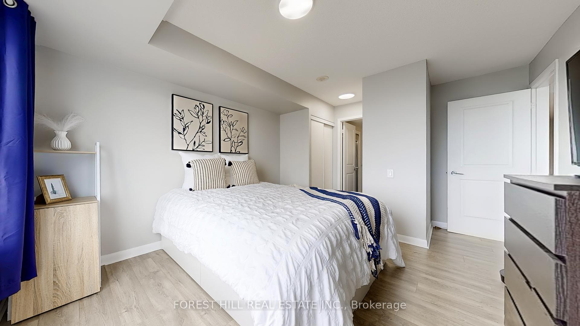 2 Bedrooms Condo at 190 Borough, Toronto For sale