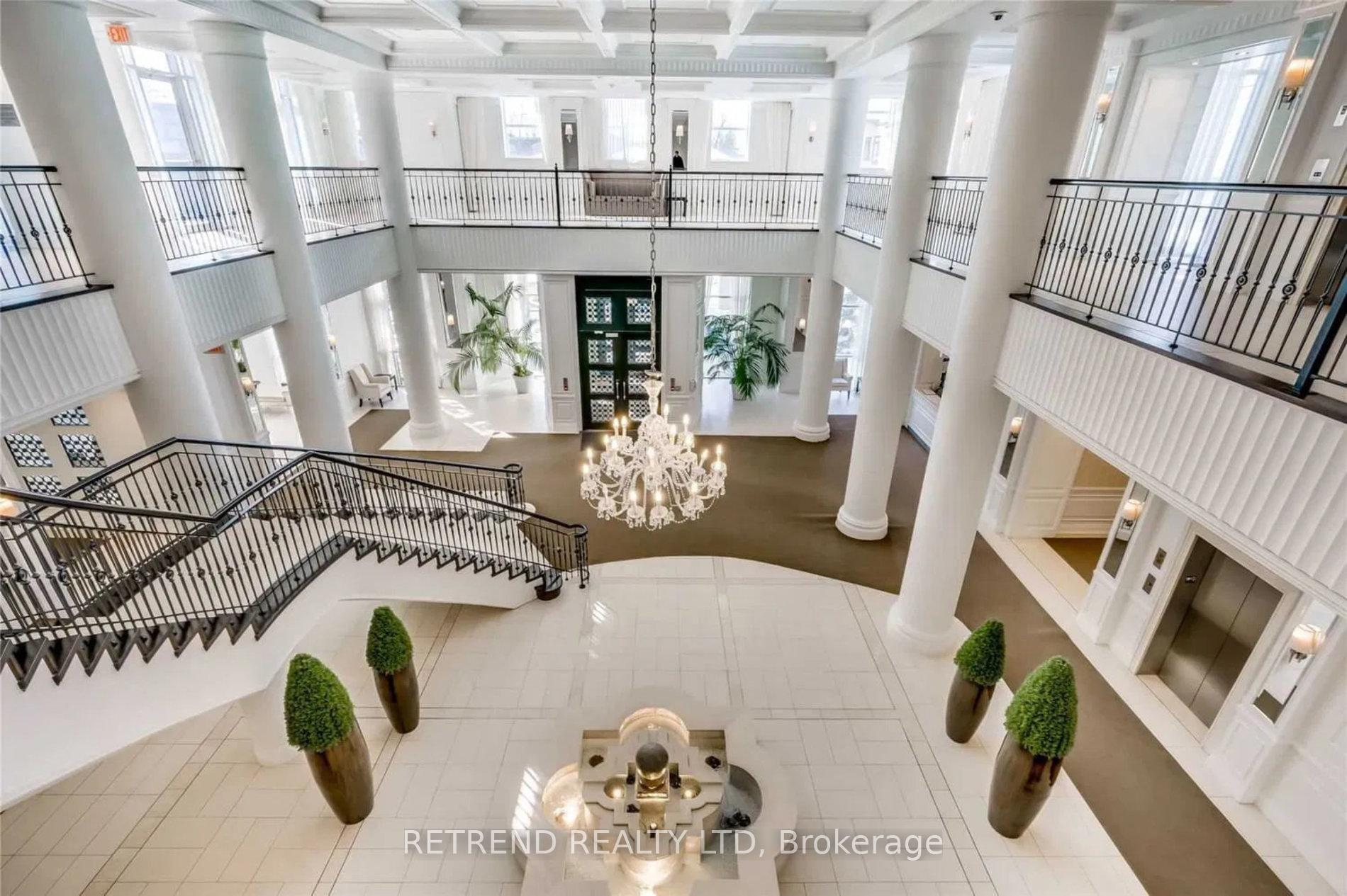 2 Bedrooms Condo at 15 Greenview, Toronto For sale