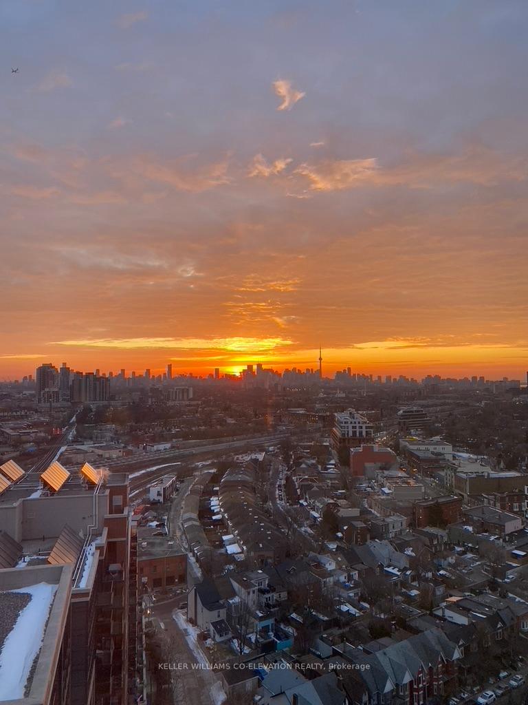 3 Bedrooms Condo at 60 Heintzman, Toronto For sale