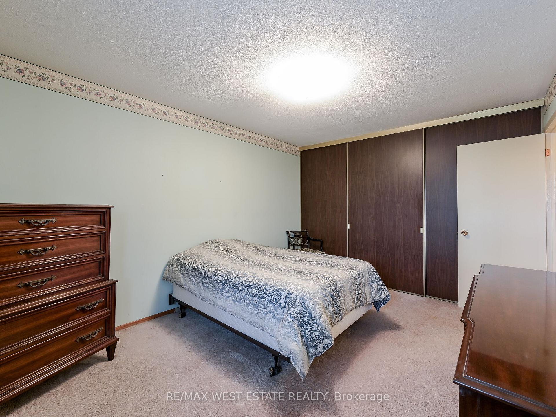 4 Bedrooms Condo at 3665 Flamewood,  Mississauga For sale