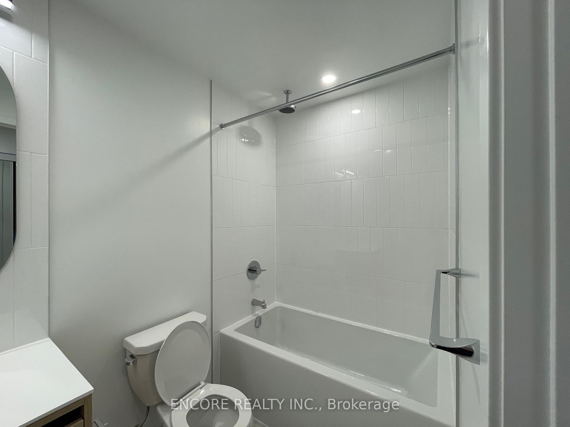 1 Bedroom Condo at 7950 Bathurst,  Vaughan For sale