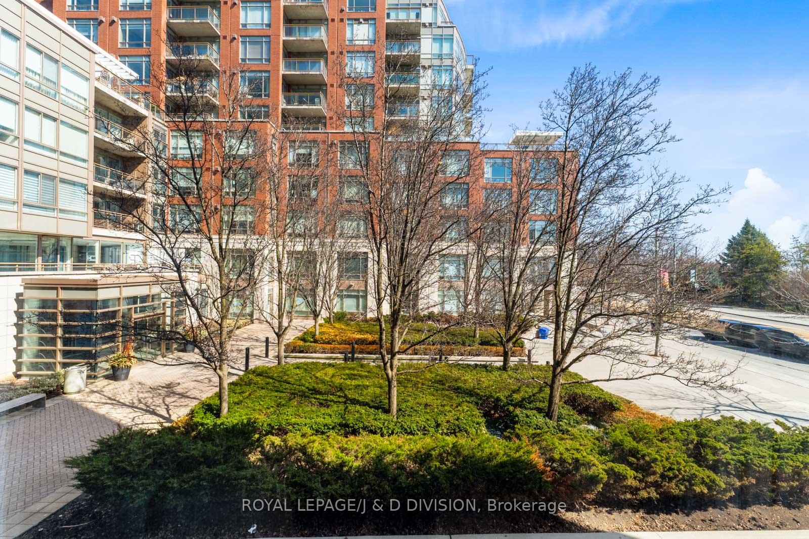 2 Bedrooms Condo at 500 Queens,  Toronto For sale