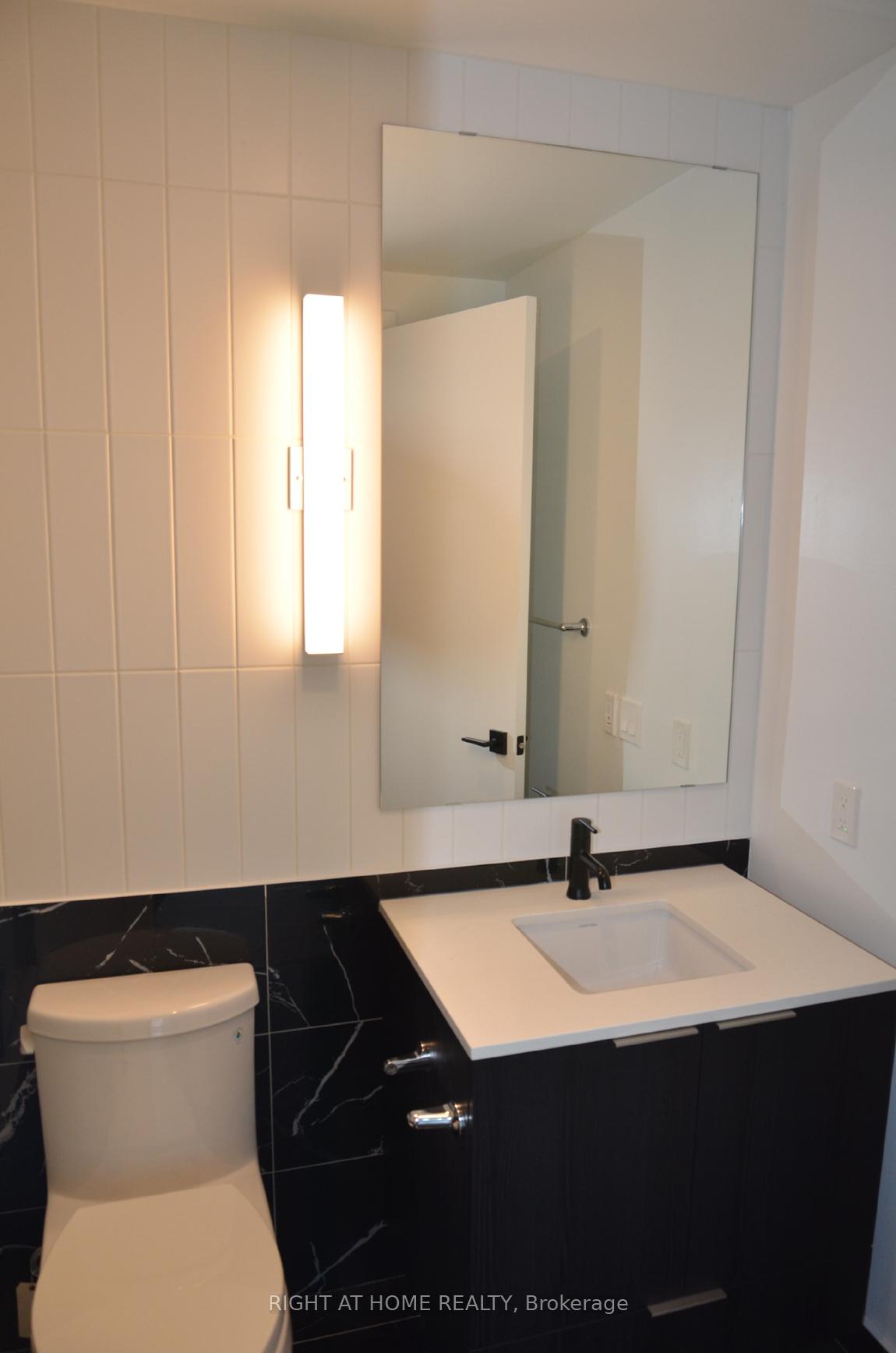 1 Bedroom Condo at 327 King, Toronto For sale