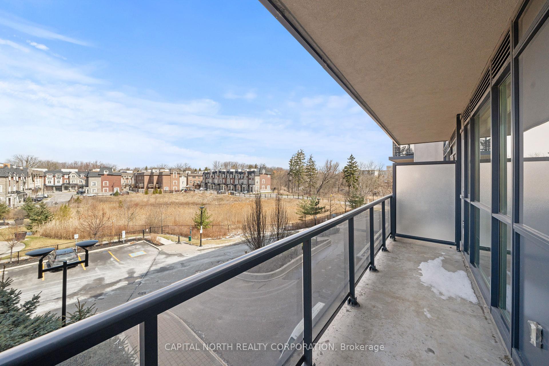 2 Bedrooms Condo at 4700 Highway 7, Vaughan For sale