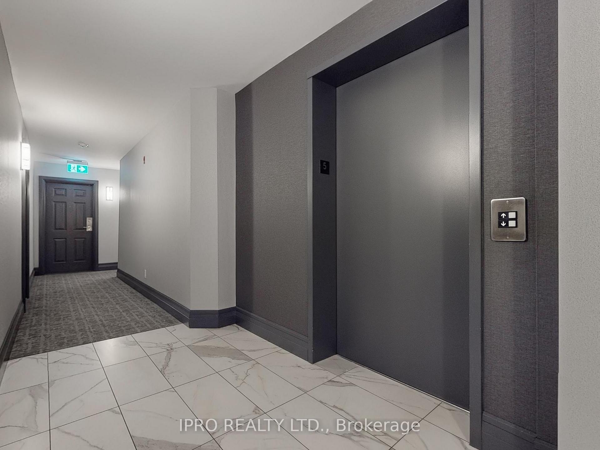 2 Bedrooms Condo at 32 Tannery, Mississauga For sale